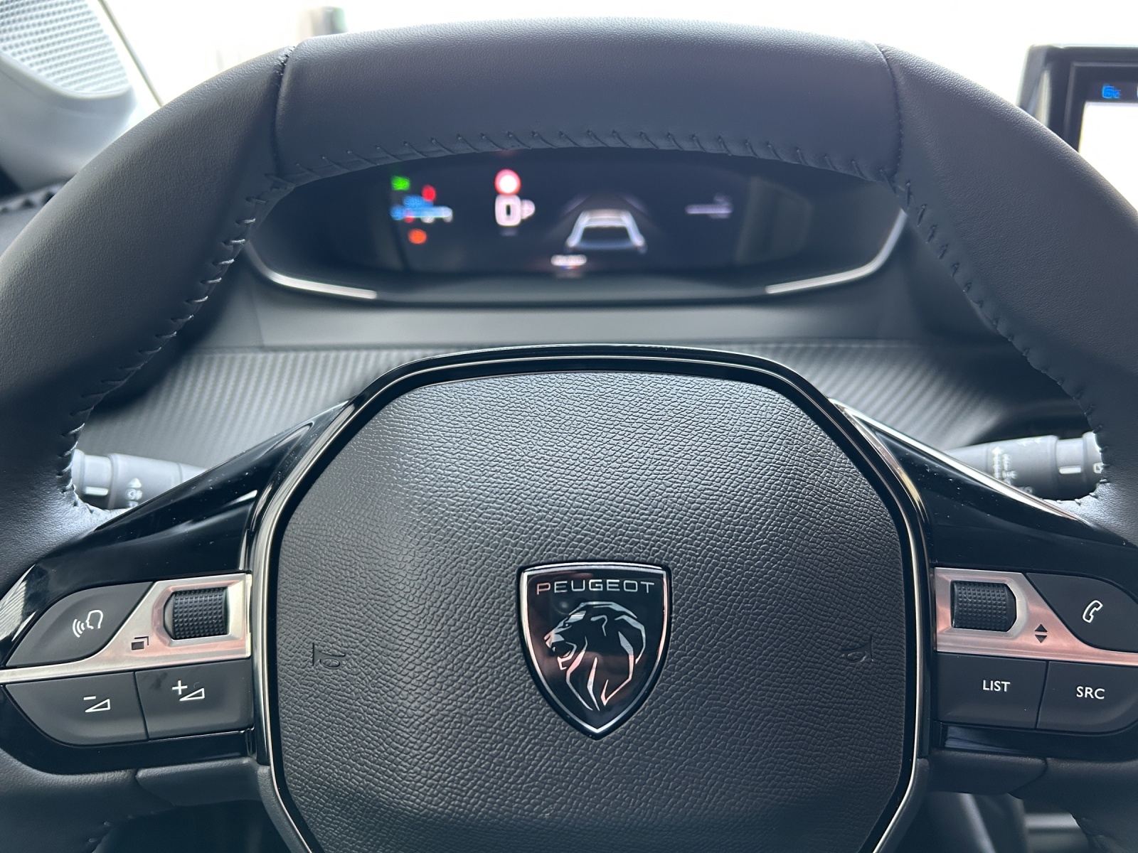 PEUGEOT 208 1.2 MHEV 110 Allure - NAVI - Rückfahrkamera-image-8