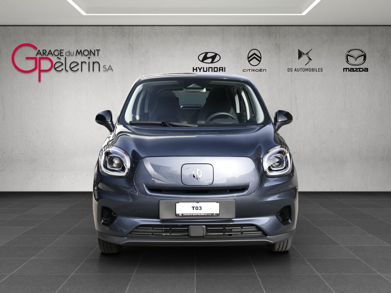 LEAPMOTOR T03 Electric-showroom-element-2