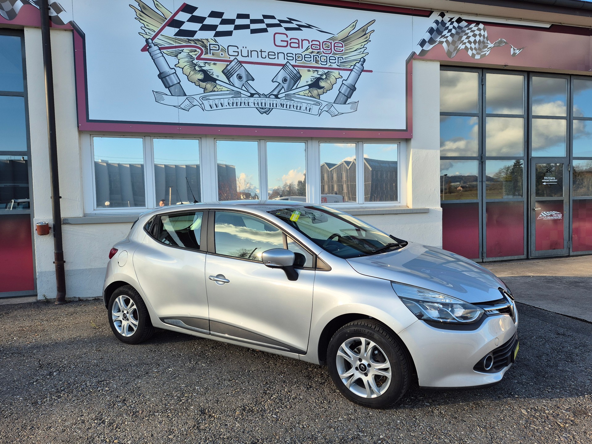 RENAULT Clio 0.9 12V Expression