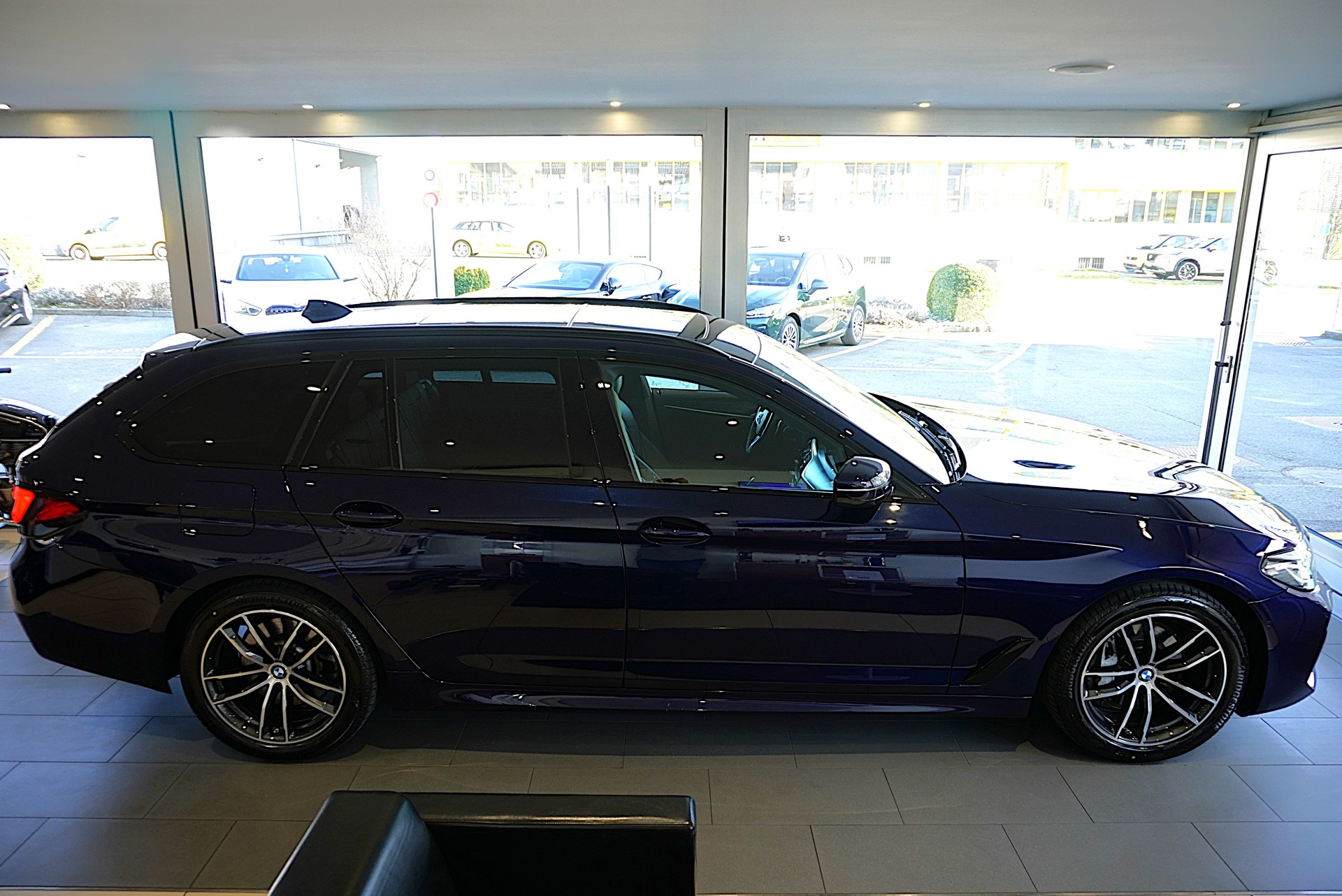 BMW 540d xDrive 48V Touring M Sport Steptronic-showroom-element-3