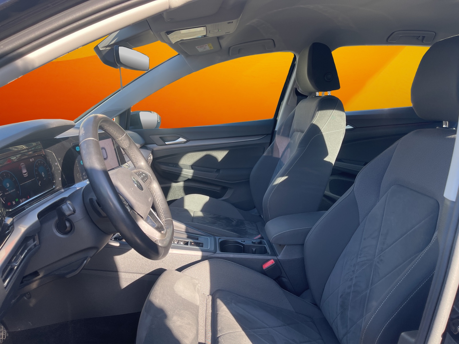 VW Golf 1.5 eTSI mHEV ACT First Edition DSG-image-9
