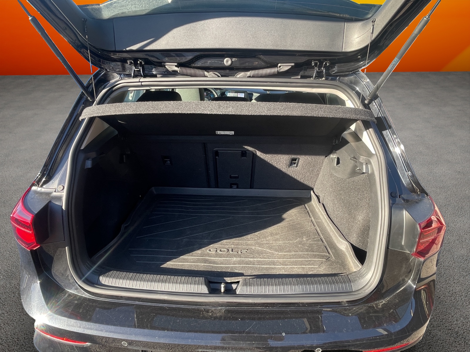 VW Golf 1.5 eTSI mHEV ACT First Edition DSG-image-12
