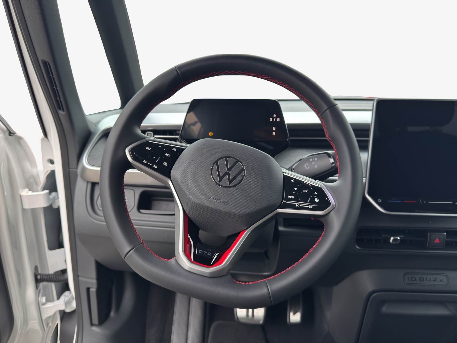VW ID.Buzz LWB GTX 4 Motion-image-9