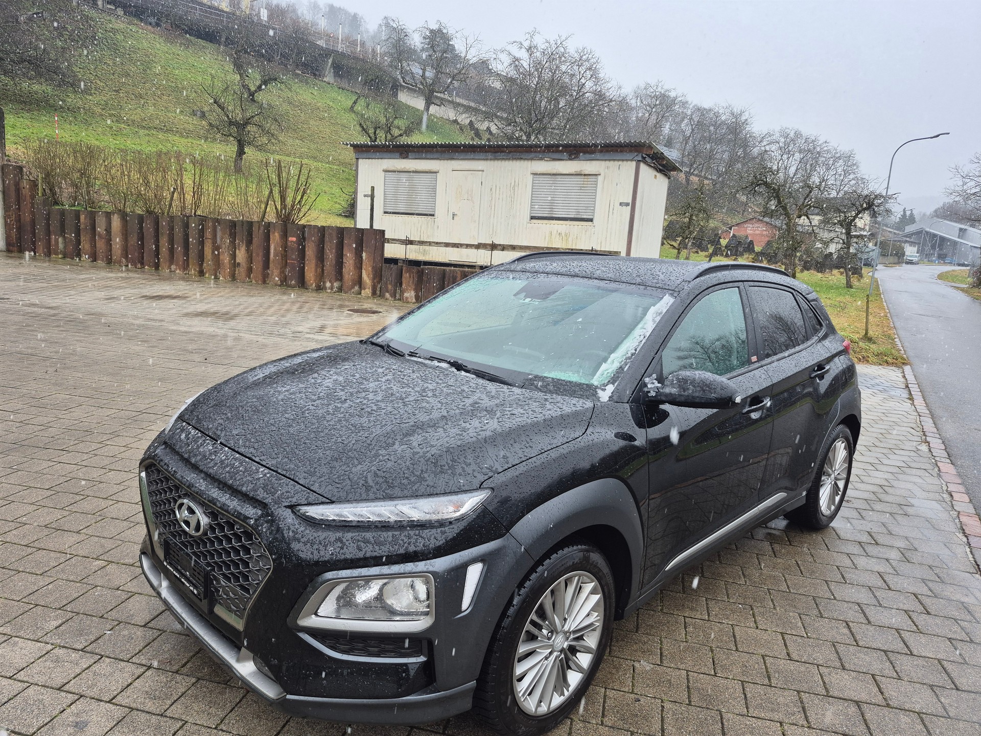 HYUNDAI Kona 1.0 T-GDi Launch Plus 2WD-image-0
