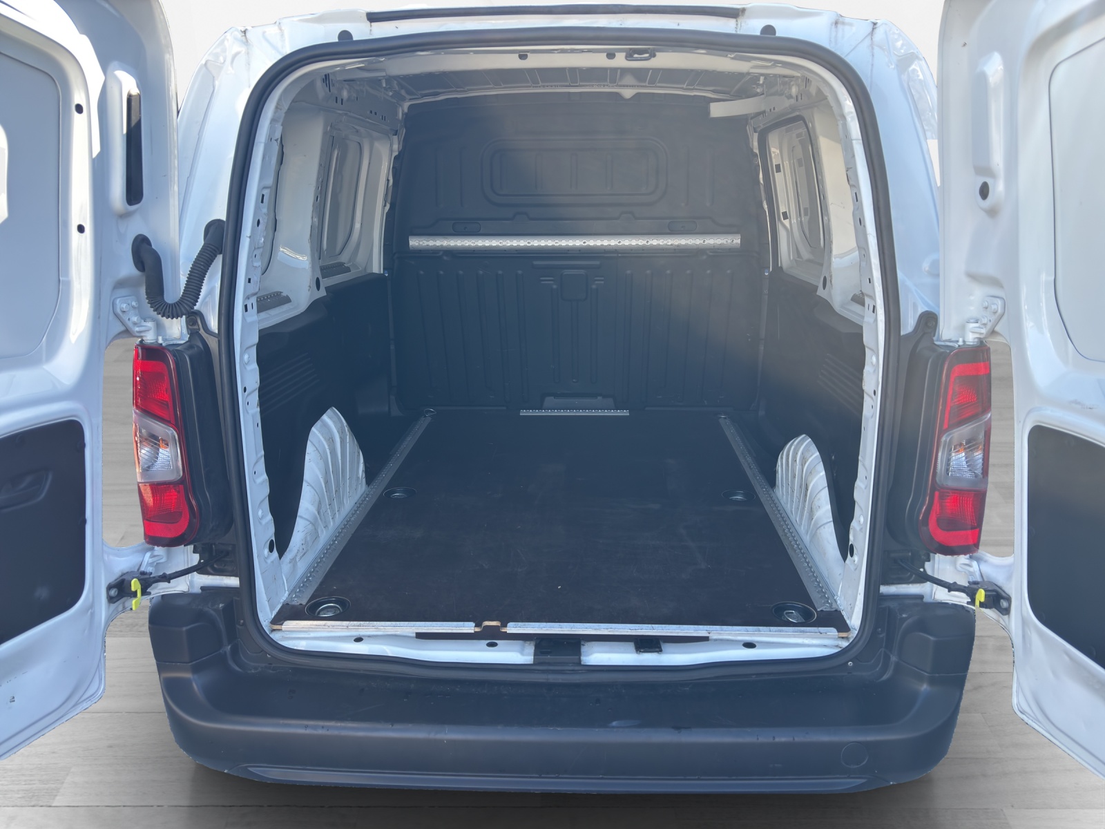 CITROEN Berlingo 650 M 1.5 BlueHDi 100-image-5
