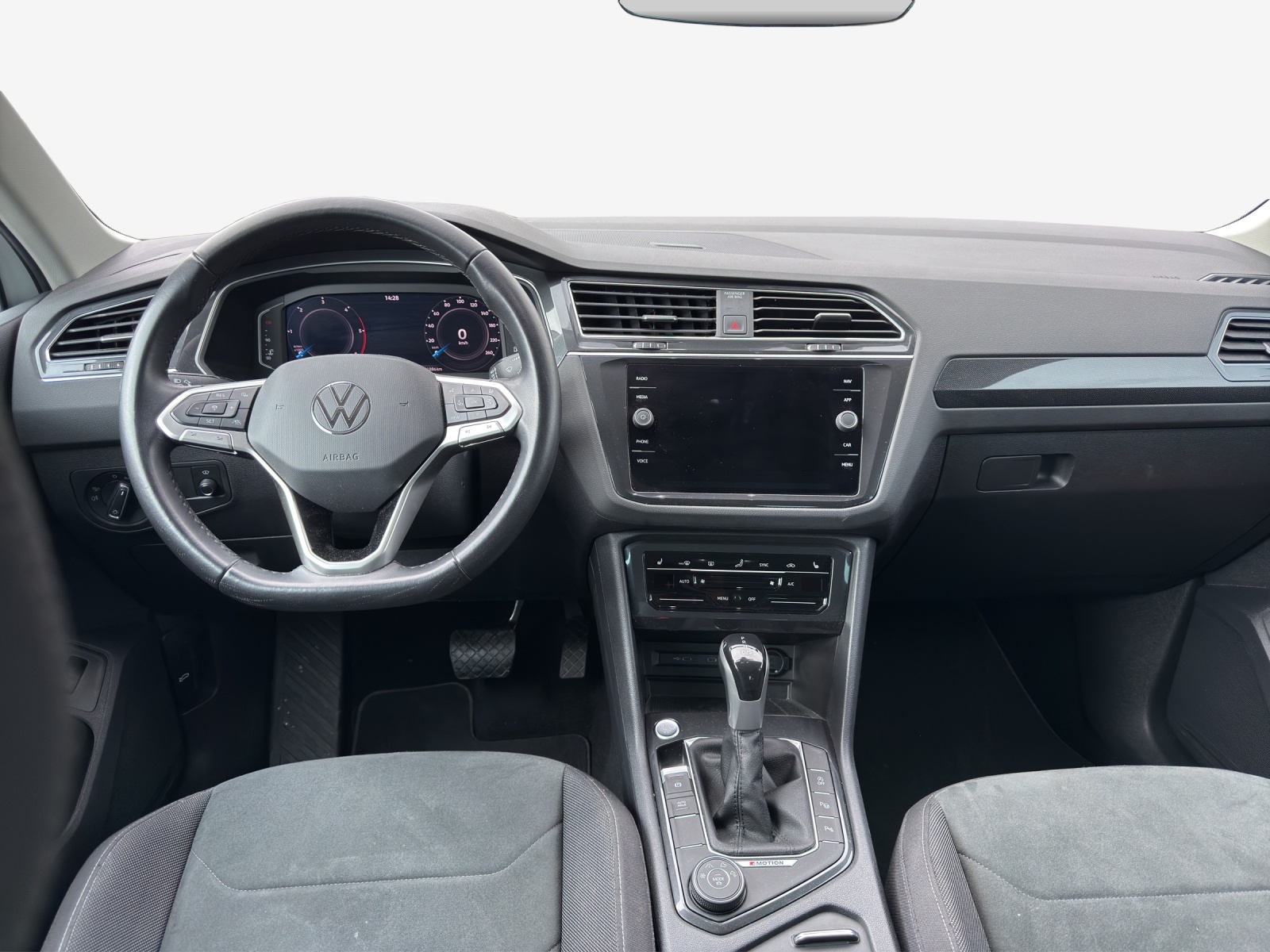 VW Tiguan 2.0 TDI SCR Elegance 4Motion DSG-image-8