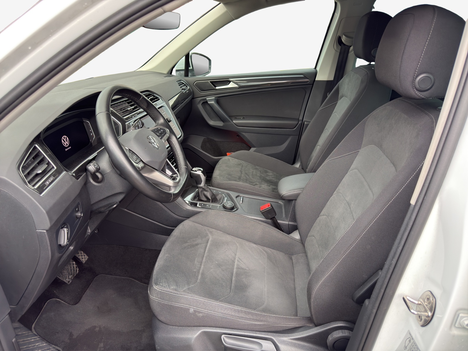 VW Tiguan 2.0 TDI SCR Elegance 4Motion DSG-image-7