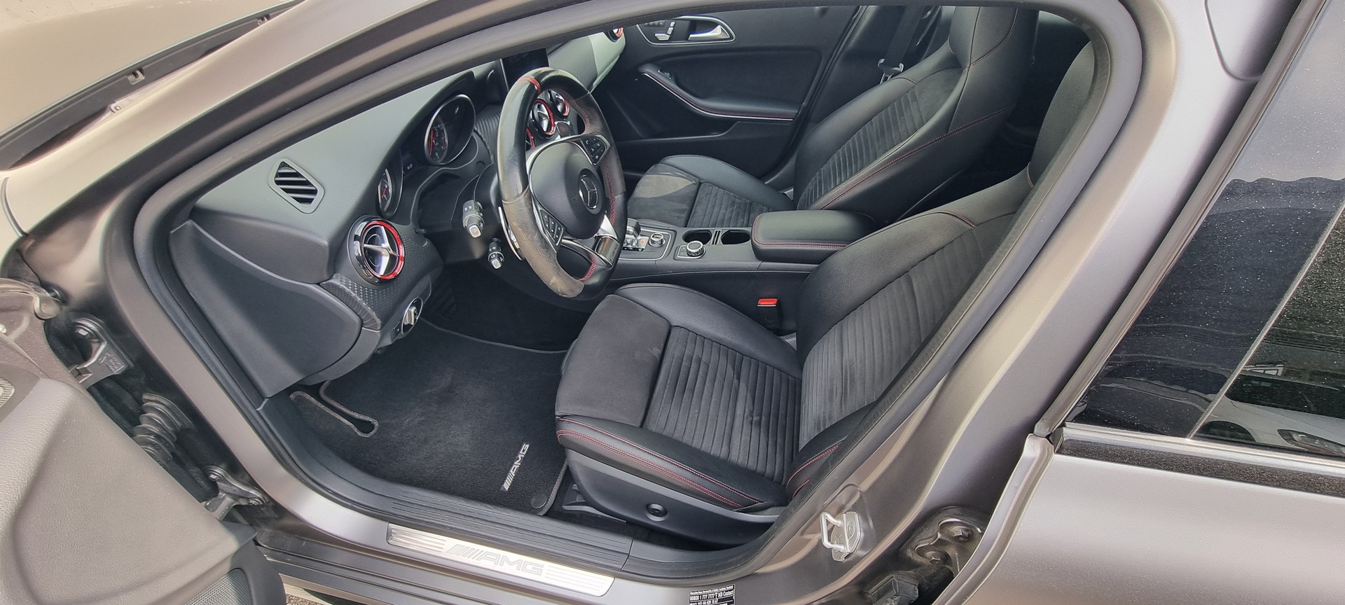 MERCEDES-BENZ A 45 AMG 4Matic-image-8