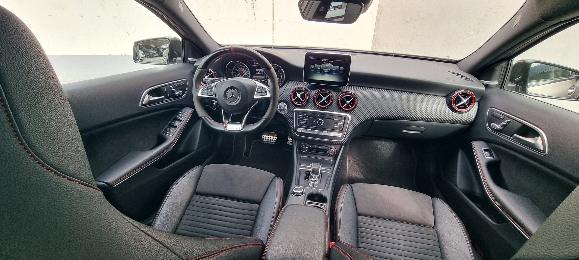 MERCEDES-BENZ A 45 AMG 4Matic-image-9