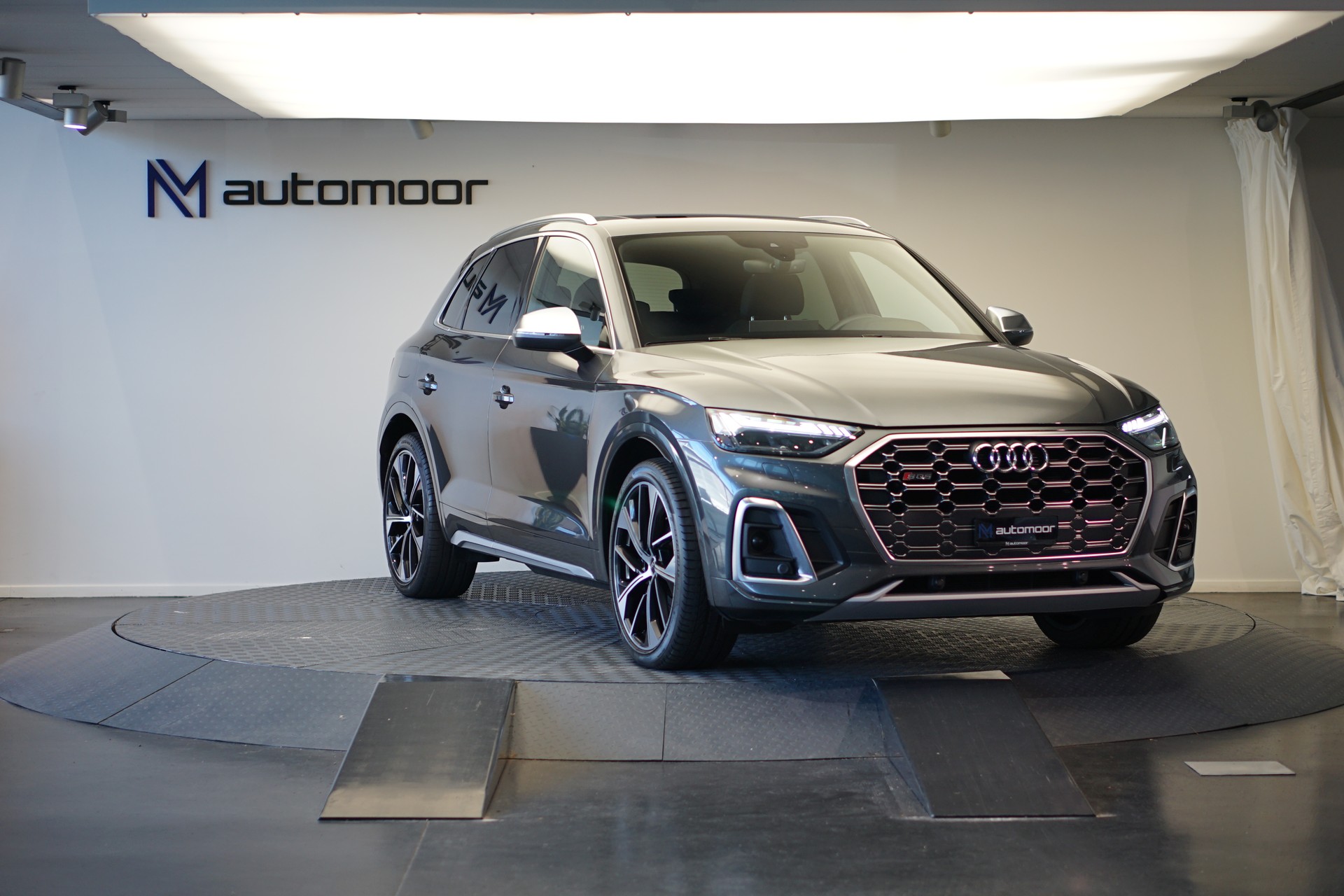 AUDI SQ5 TDI quattro tiptronic *Panorama* *Assistenzpaket*-image-2