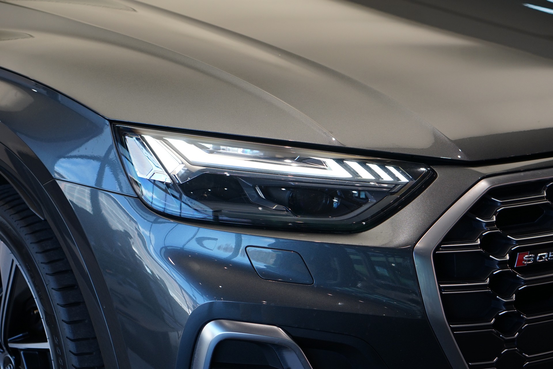 AUDI SQ5 TDI quattro tiptronic *Panorama* *Assistenzpaket*-image-42