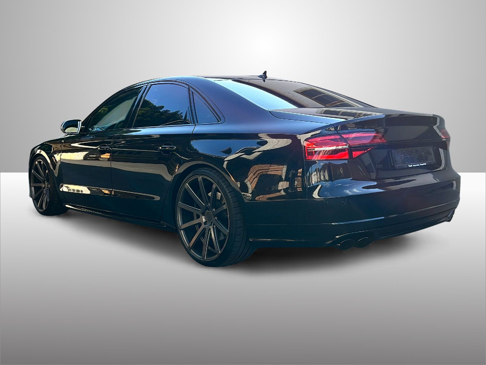 AUDI S8 4.0 TFSI V8 quattro tiptronic-image-2