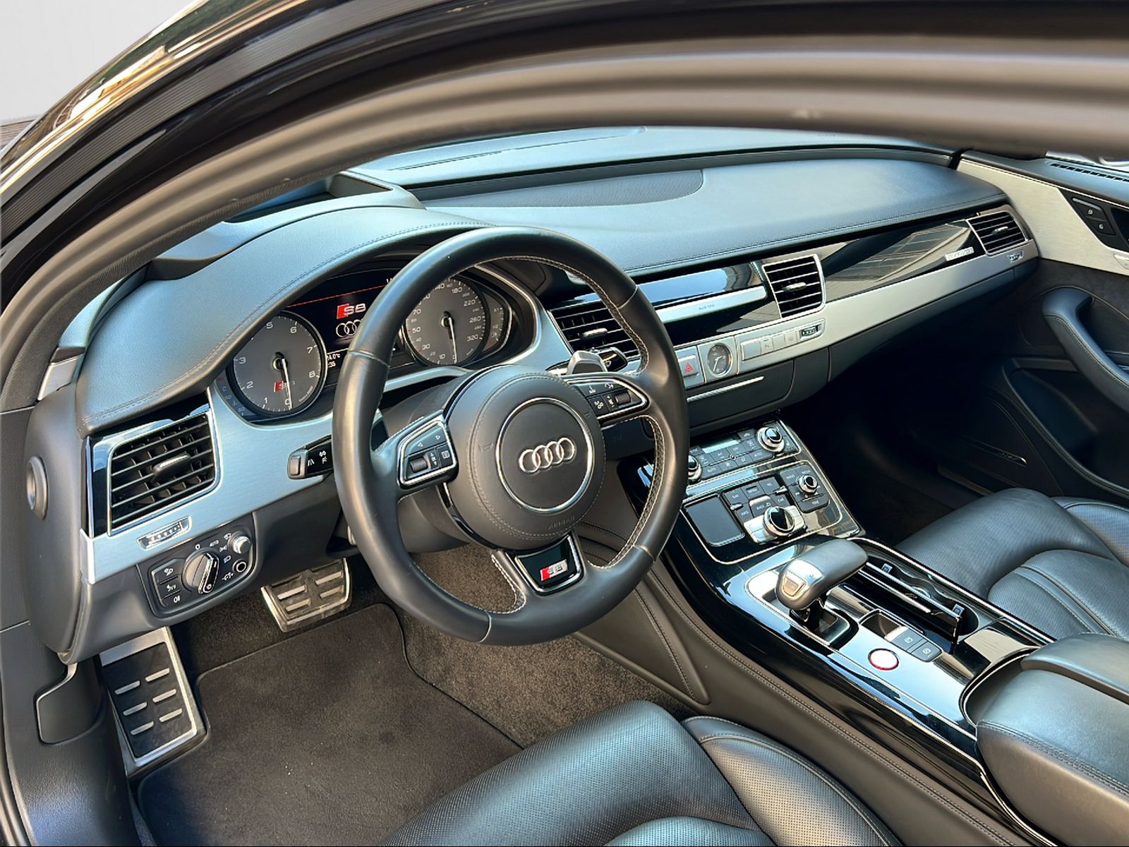 AUDI S8 4.0 TFSI V8 quattro tiptronic-image-10