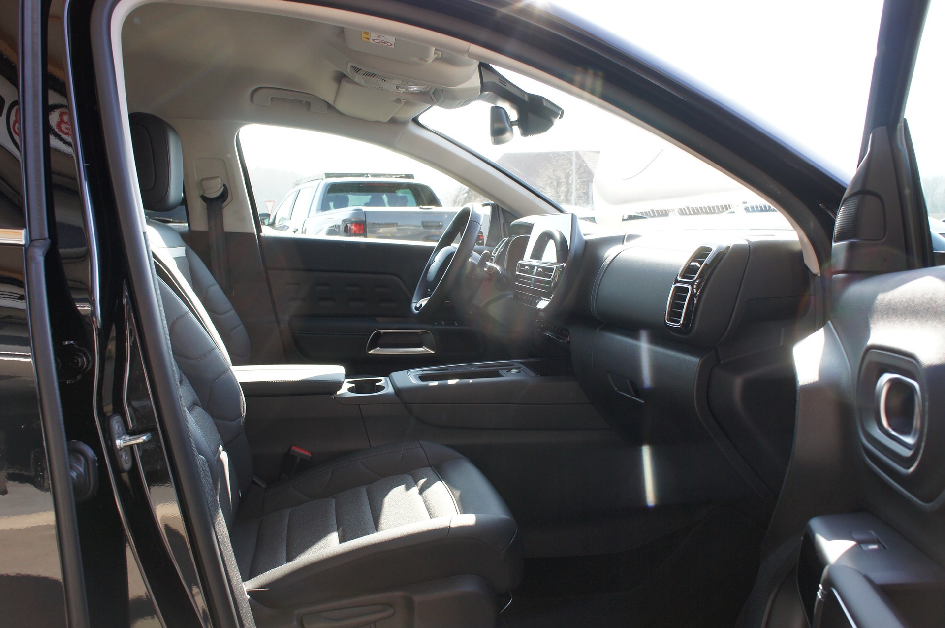 CITROEN C5 Aircross 1.6 PHEV Swiss Edition-image-8