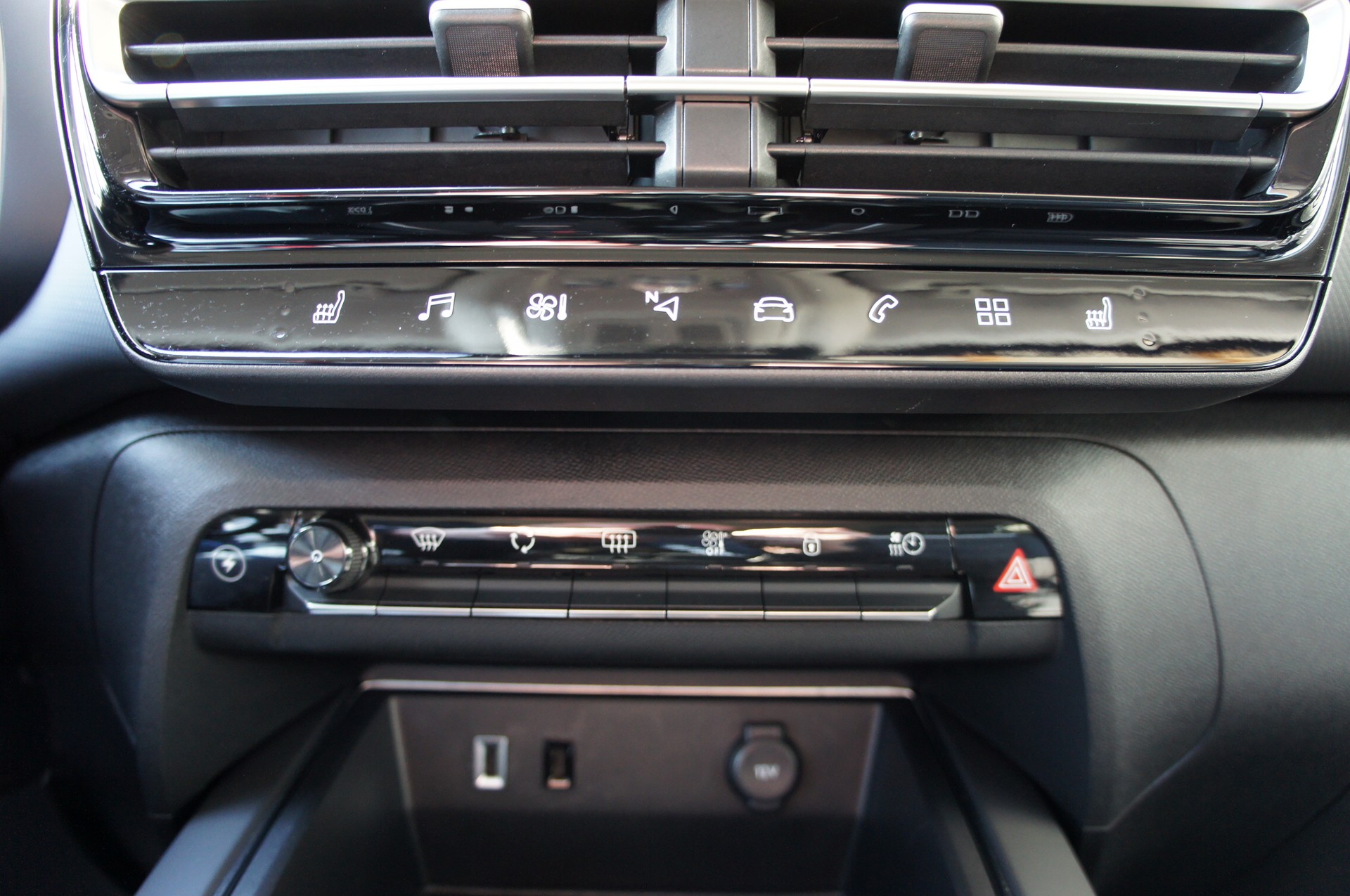 CITROEN C5 Aircross 1.6 PHEV Swiss Edition-image-16