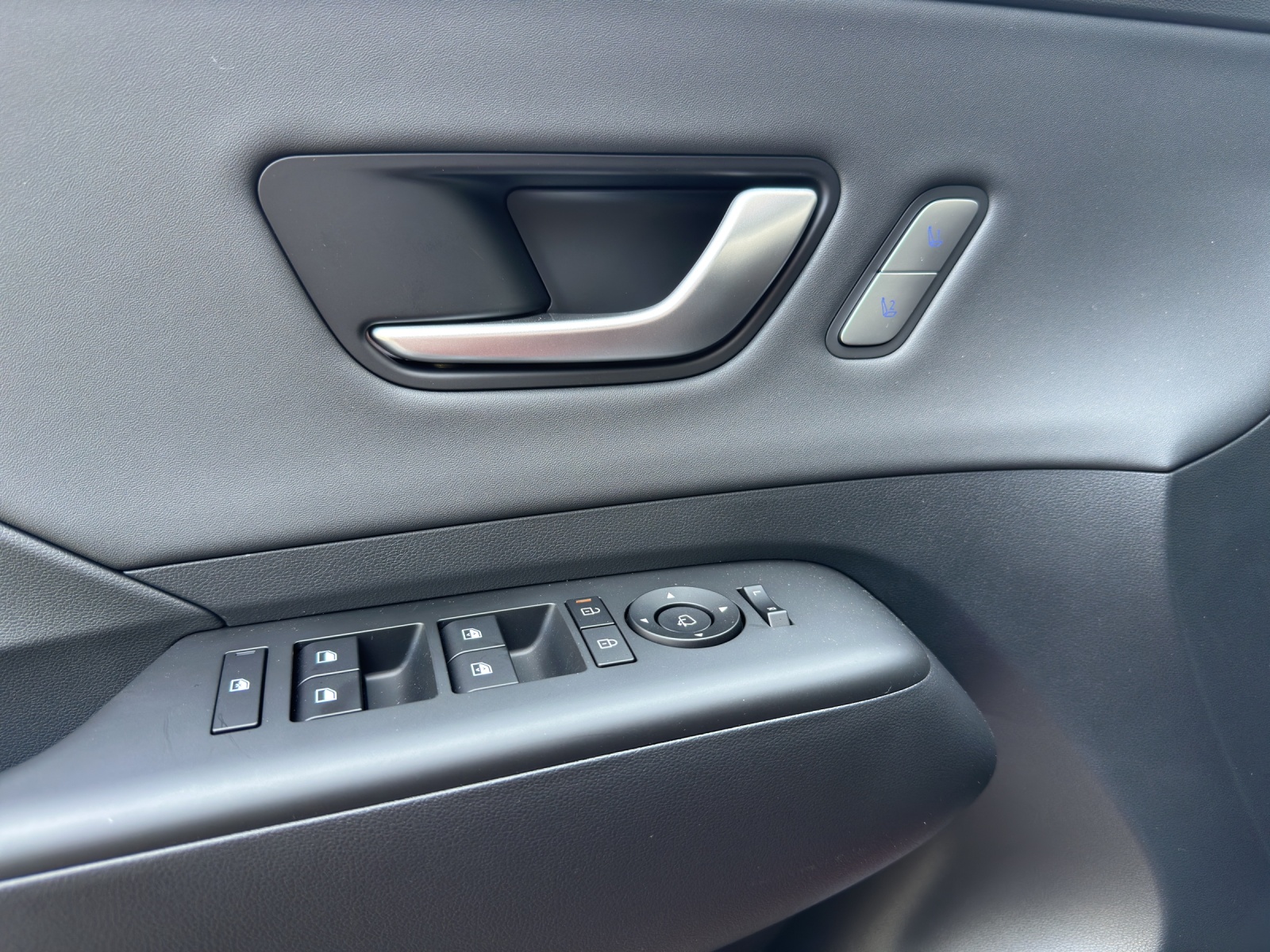 HYUNDAI Kona 1.6 GDi Hybrid Vertex-image-11