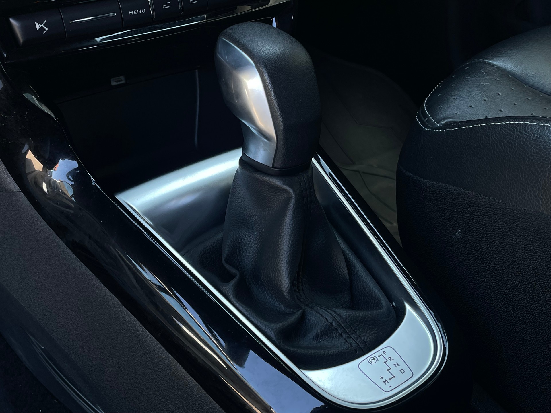 DS AUTOMOBILES DS 3 1.2 PureTech Faubourg Addict EAT-image-7