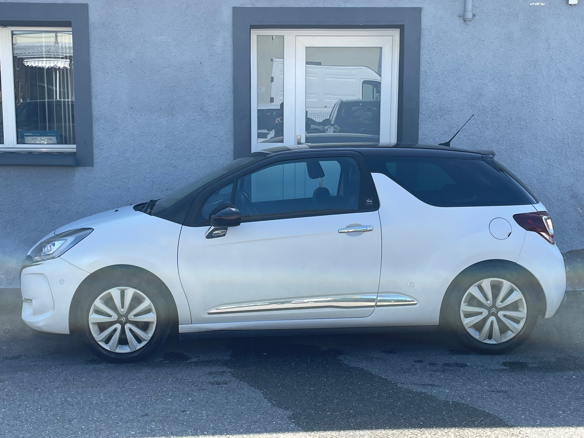 DS AUTOMOBILES DS 3 1.2 PureTech Faubourg Addict EAT-image-2