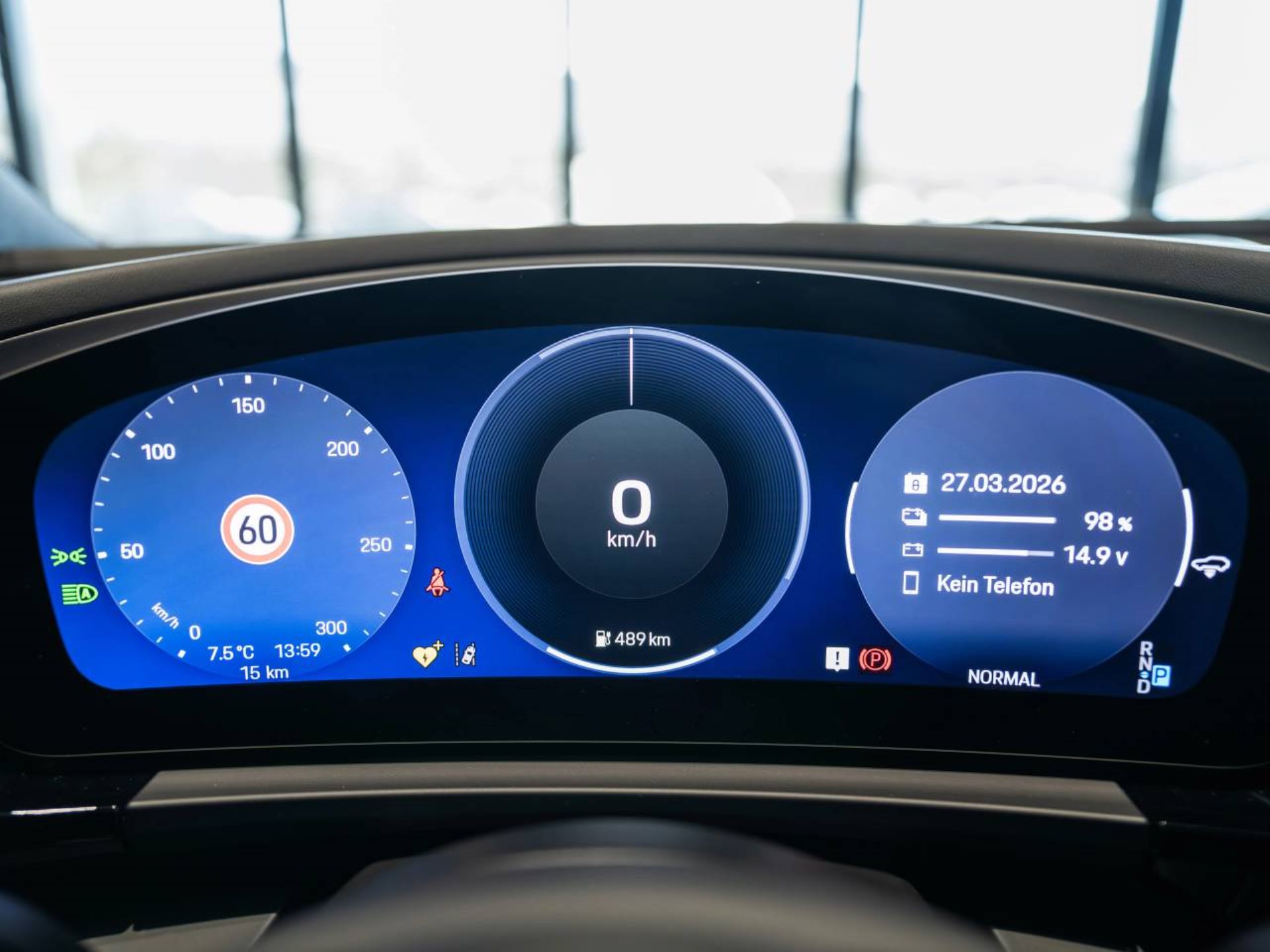 PORSCHE Macan-image-14