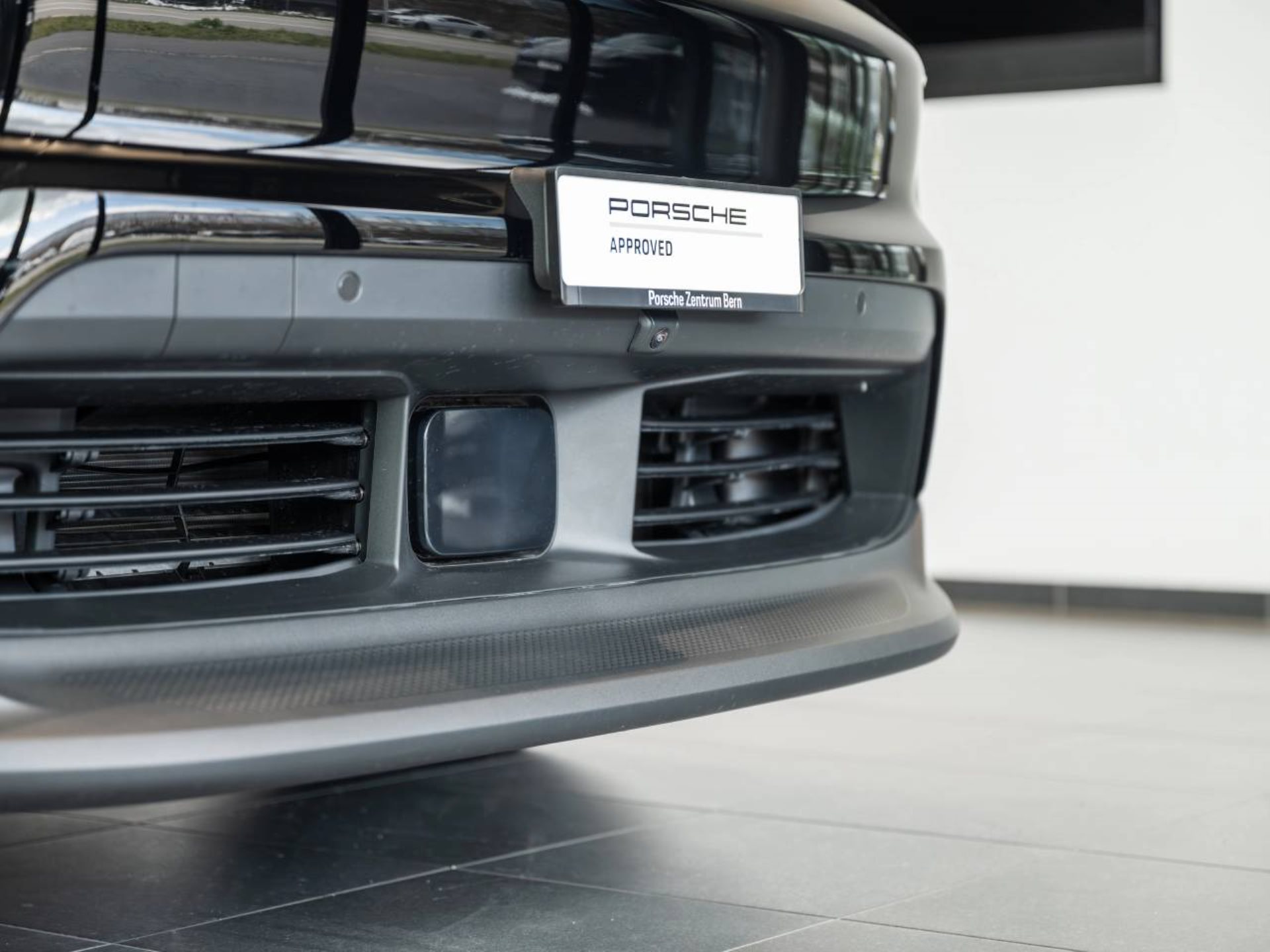 PORSCHE Macan-image-25
