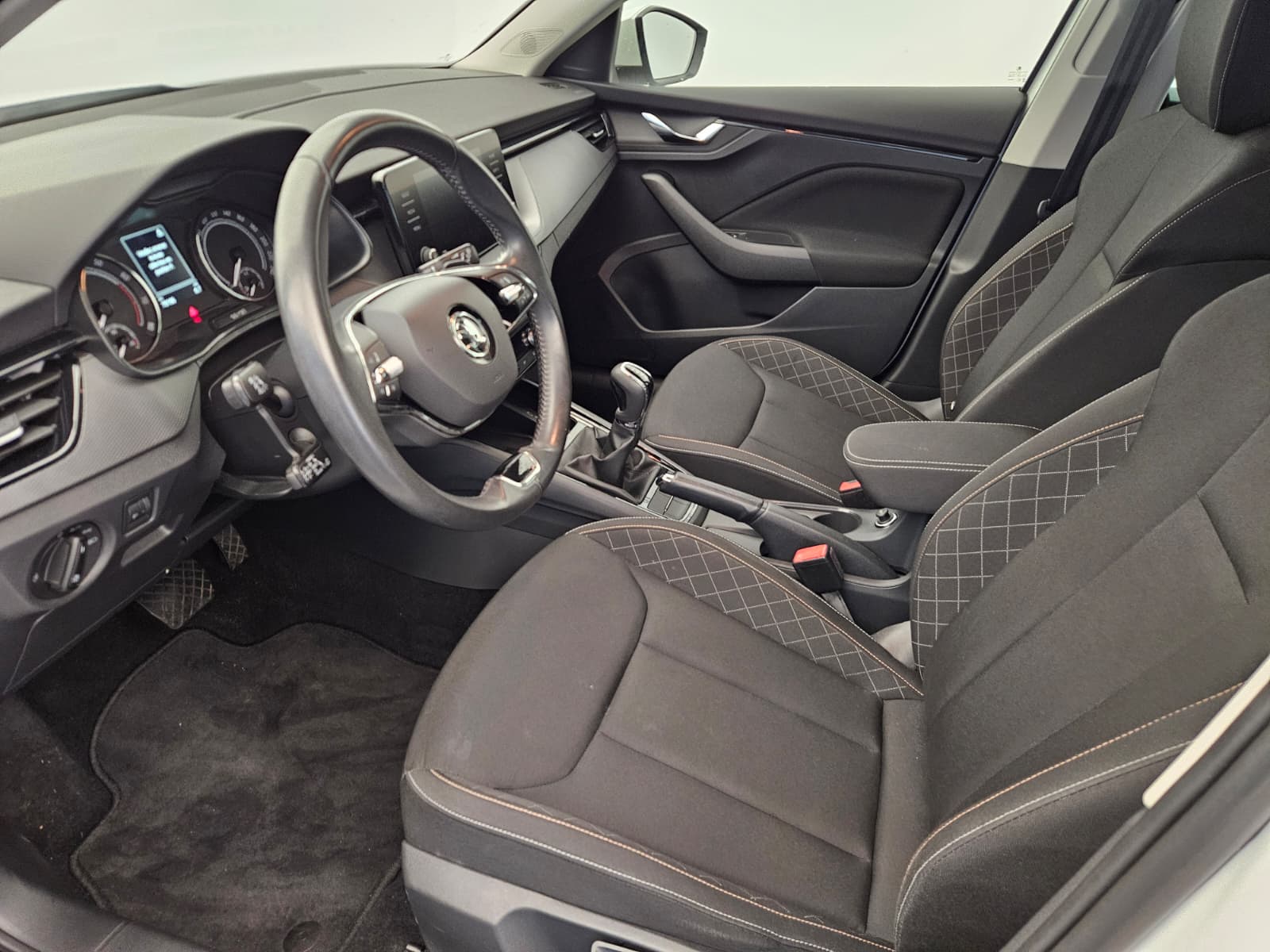 SKODA Kamiq 1.5 TSI ACT Ambition DSG-image-10