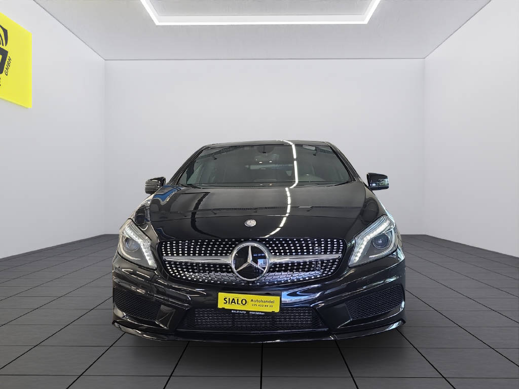 MERCEDES-BENZ A 200 AMG Line-showroom-element-1