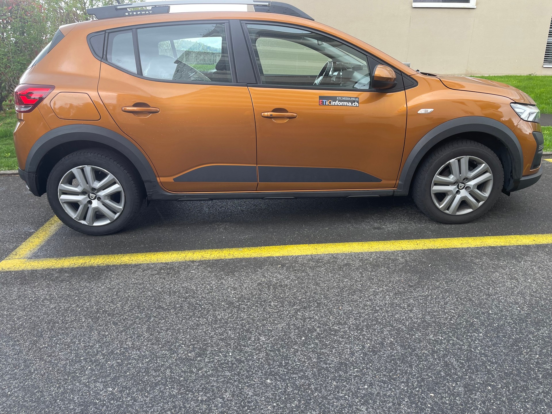 DACIA Sandero Stepway TCe 90 Essential-image-1