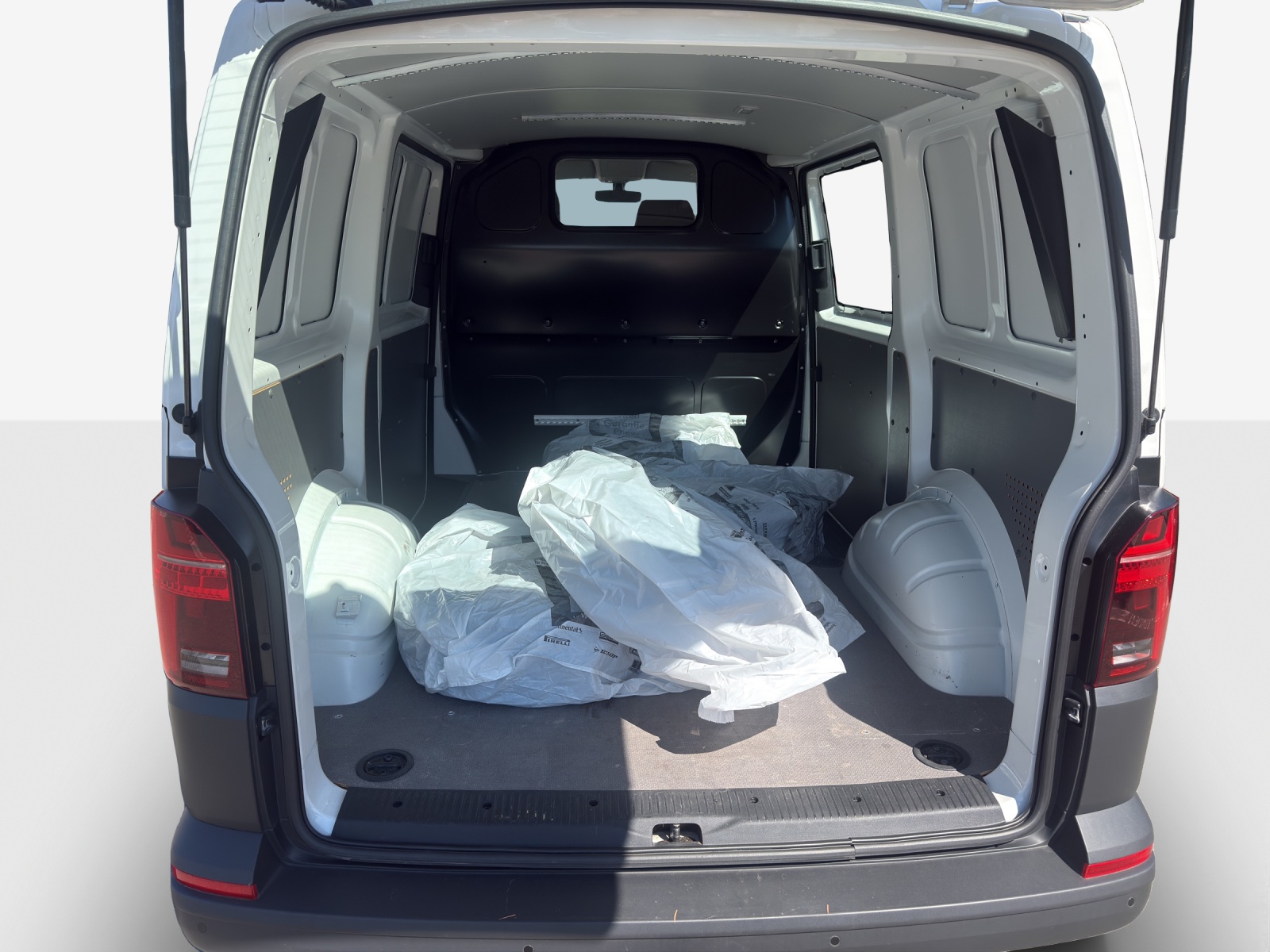 VW T6.1 2.0 TDI DSG-image-12