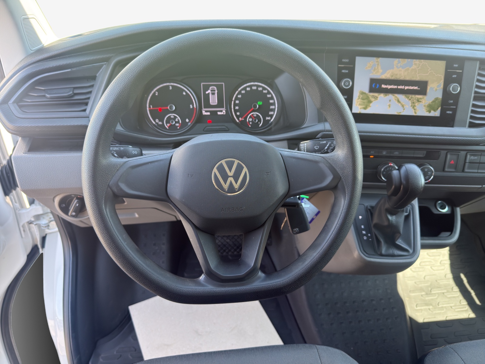 VW T6.1 2.0 TDI DSG-image-9