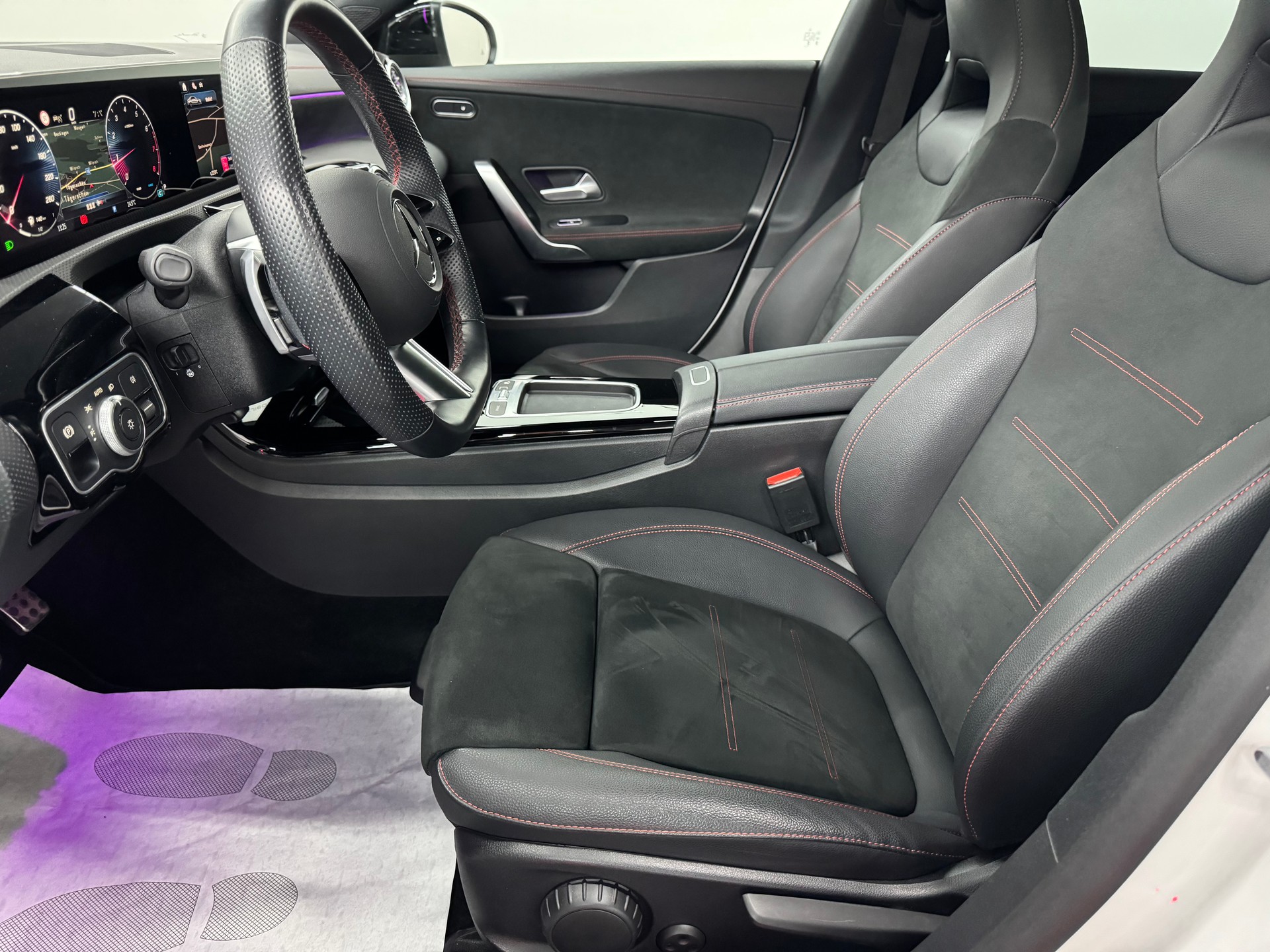 MERCEDES-BENZ CLA 220 4Matic AMG Line 8G-DCT *Facelift*-image-15