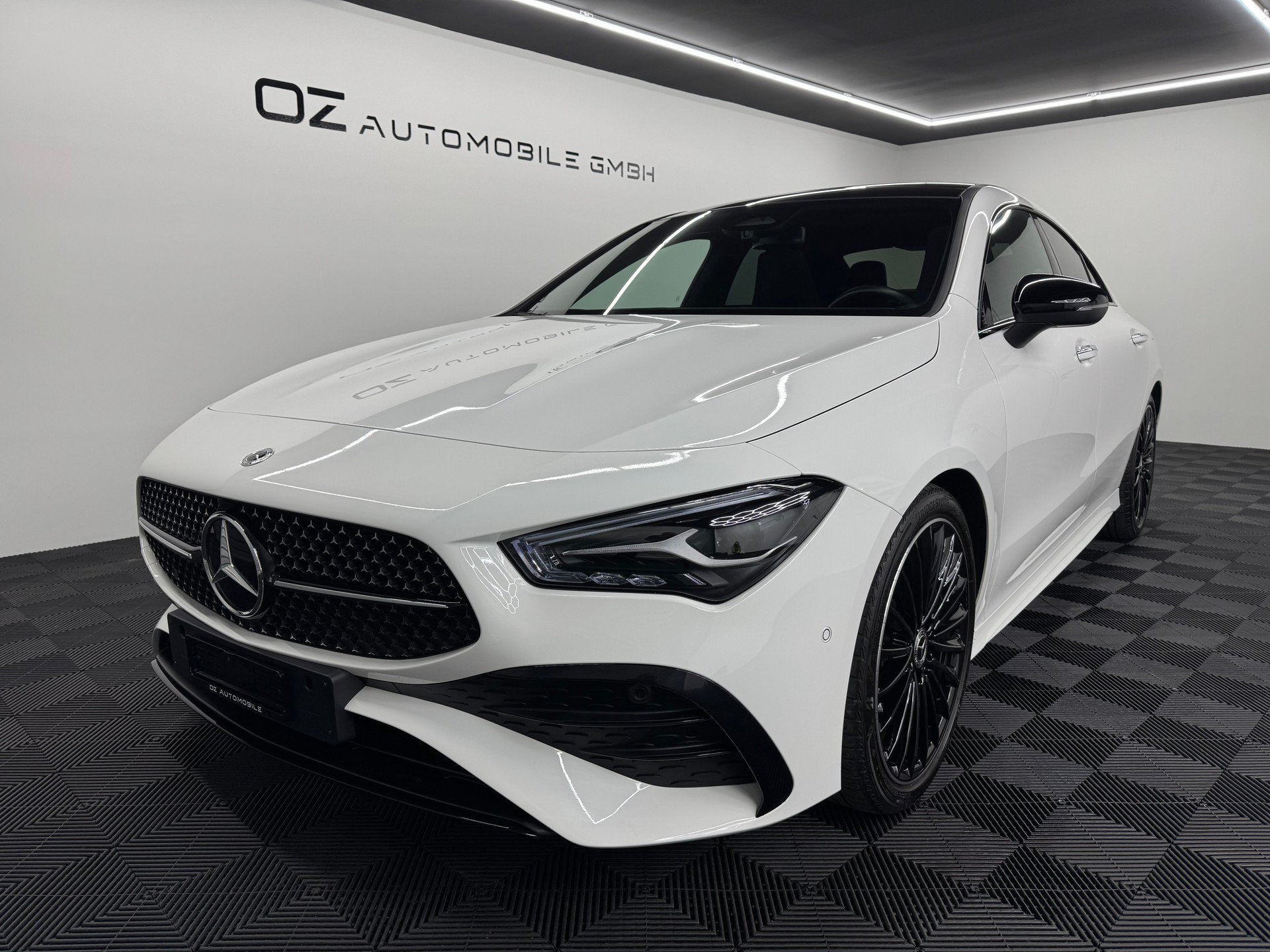 MERCEDES-BENZ CLA 220 4Matic AMG Line 8G-DCT *Facelift*-showroom-element-1