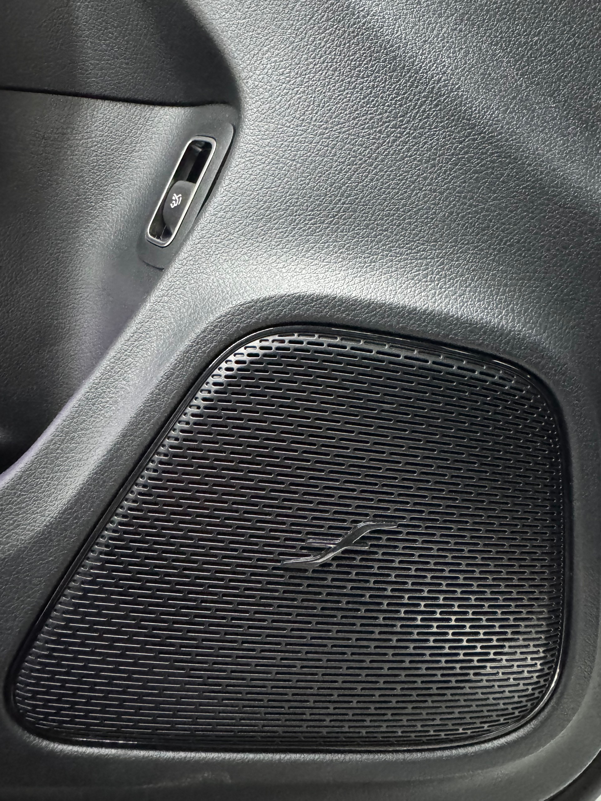 MERCEDES-BENZ CLA 220 4Matic AMG Line 8G-DCT *Facelift*-image-30