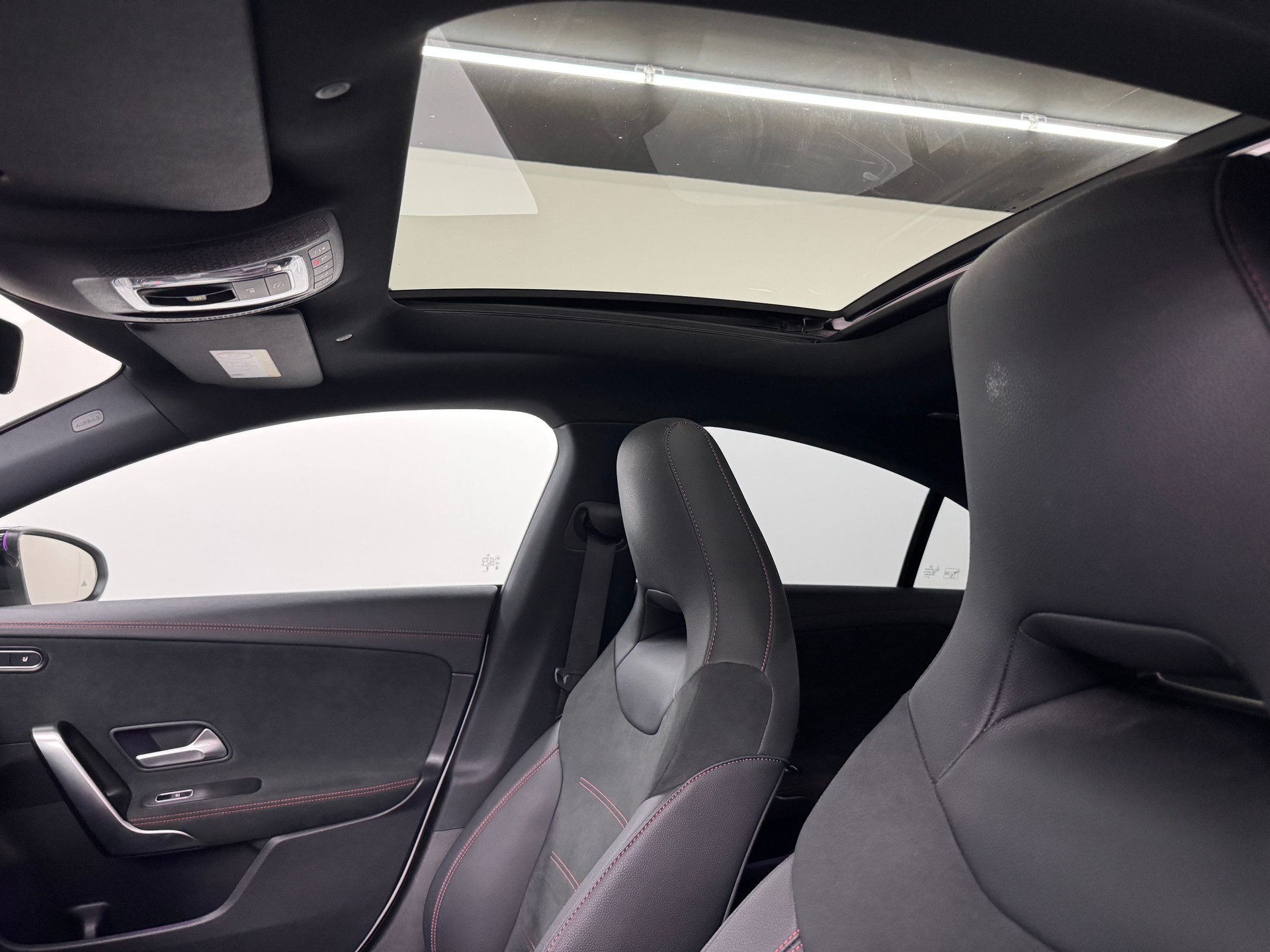 MERCEDES-BENZ CLA 220 4Matic AMG Line 8G-DCT *Facelift*-image-16