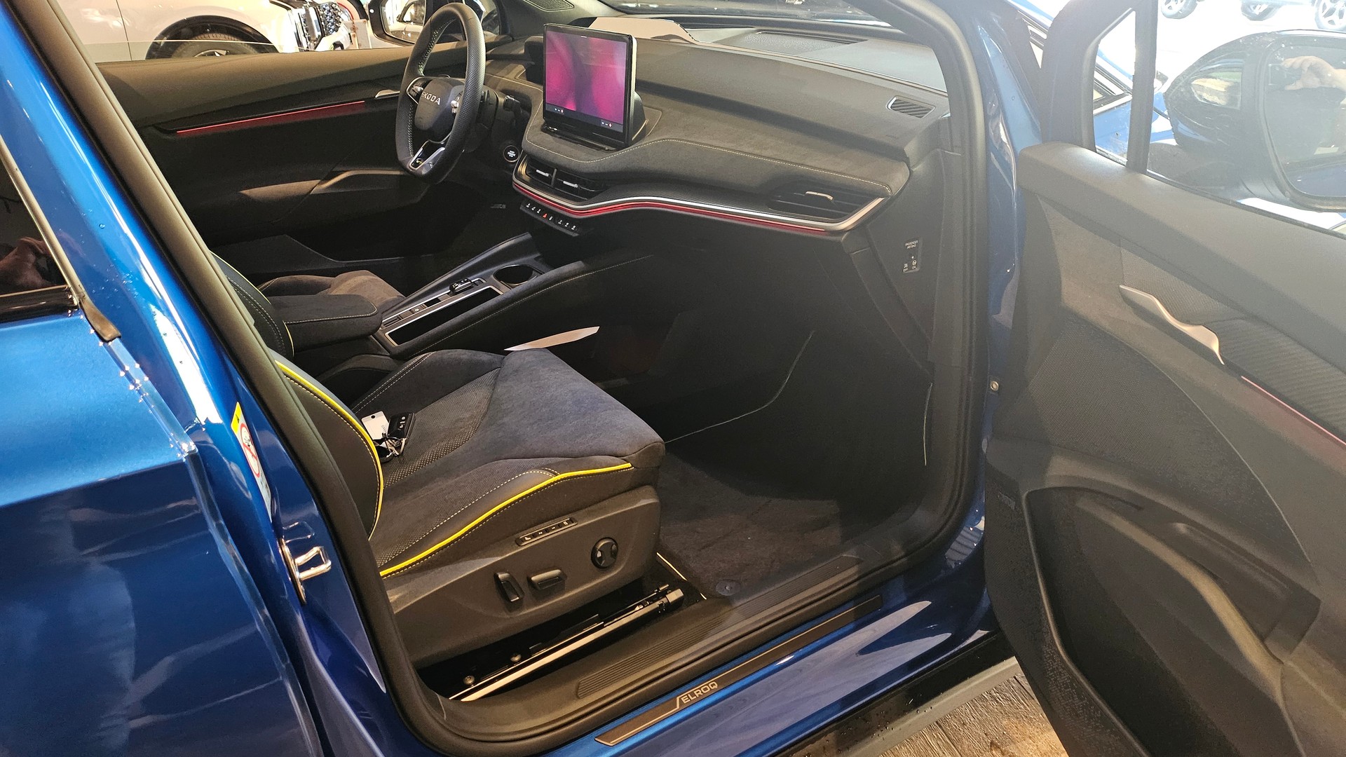 SKODA Elroq RS 4x4-image-17