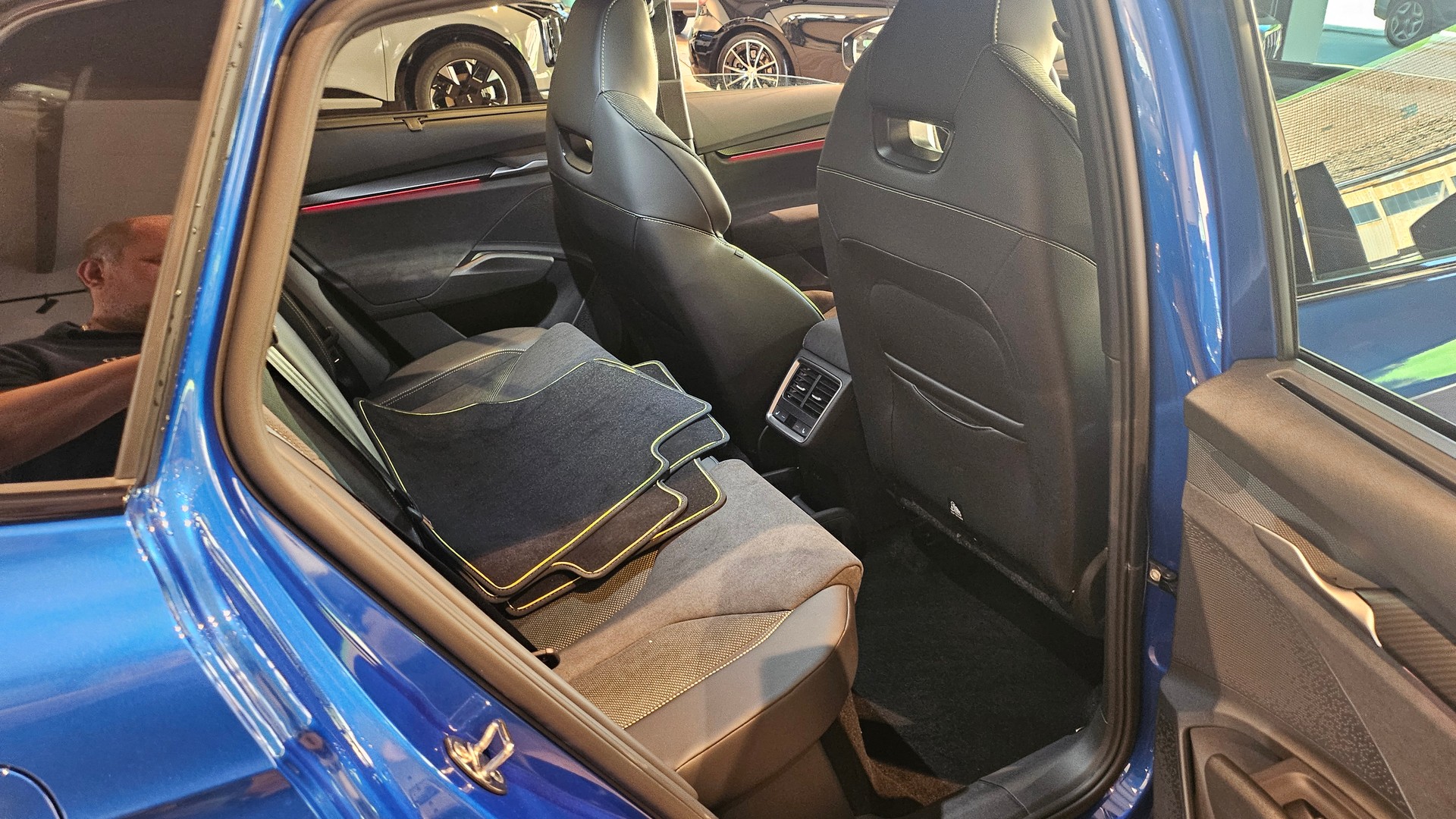 SKODA Elroq RS 4x4-image-19