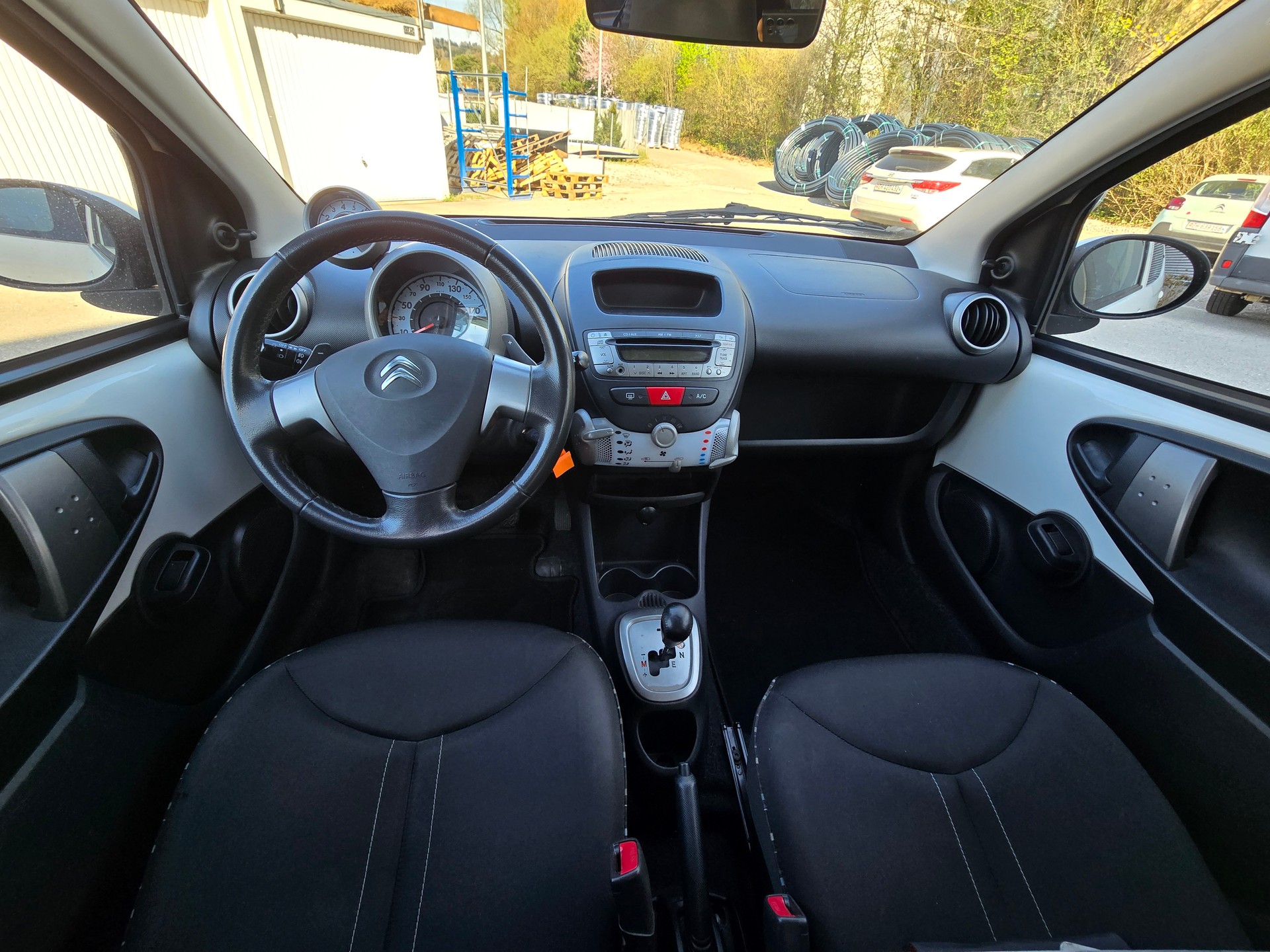 CITROEN C1 1.0i Exclusive EGS-image-6