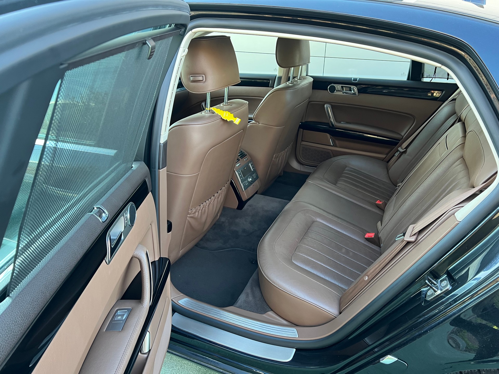 VW Phaeton 3.0 TDi V6 4Motion Tiptronic-image-10
