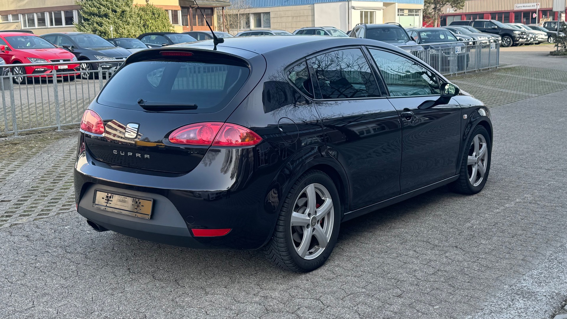 SEAT Leon 2.0 TSI Cupra-image-3
