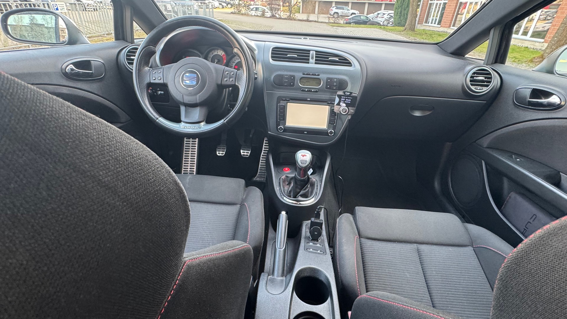 SEAT Leon 2.0 TSI Cupra-image-7