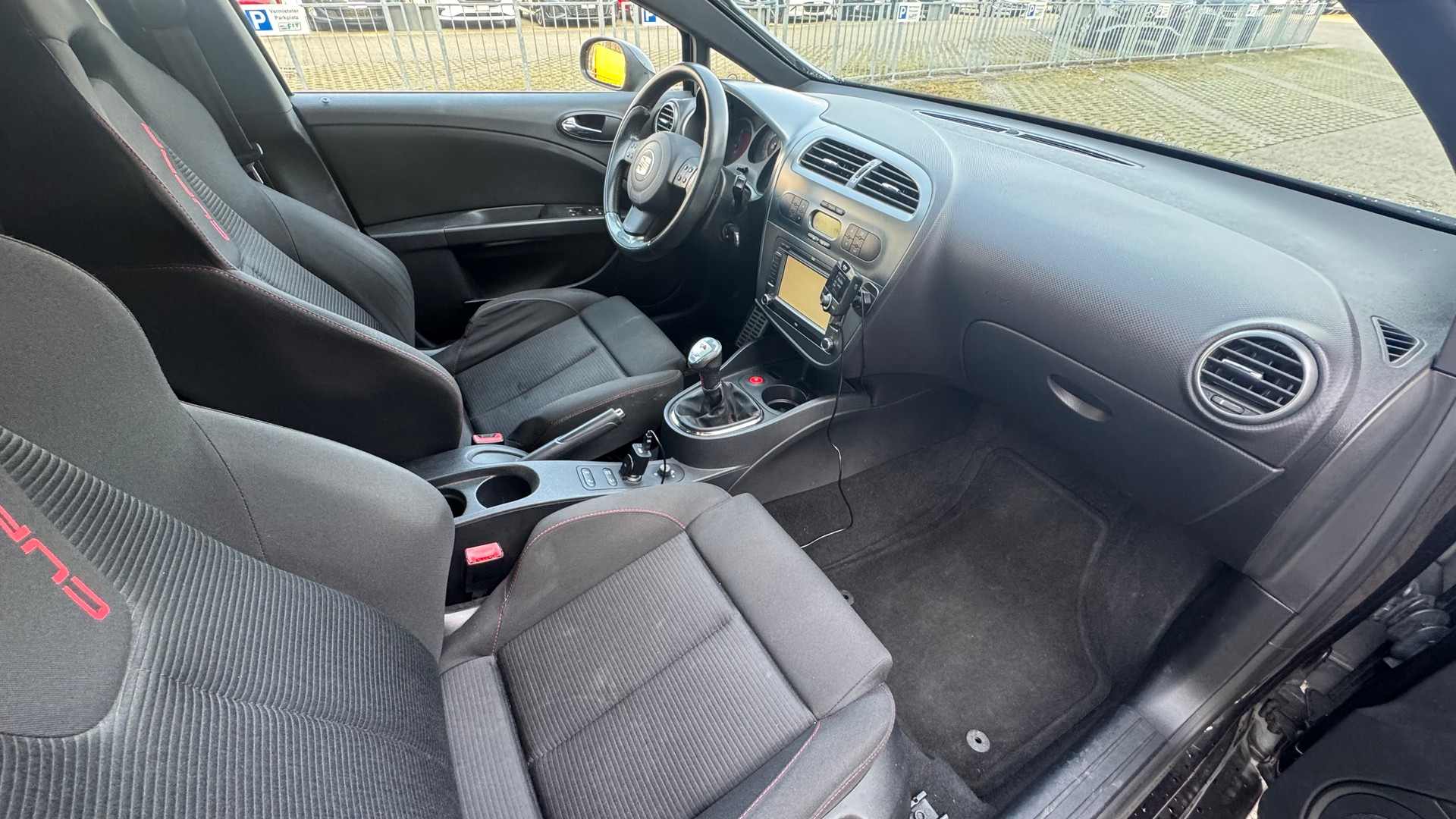 SEAT Leon 2.0 TSI Cupra-image-8
