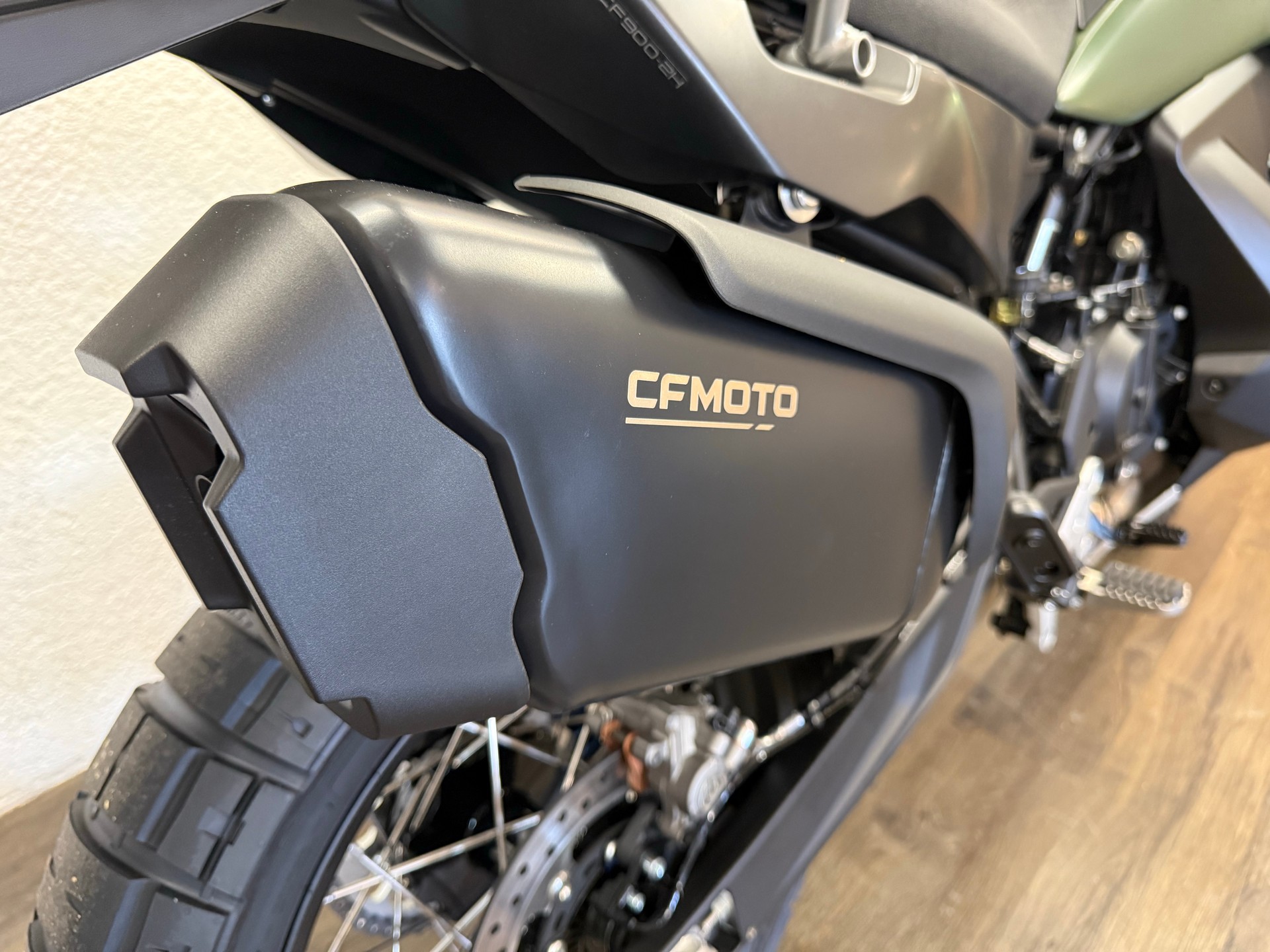 CF MOTO 1000 MT-X-showroom-element-2