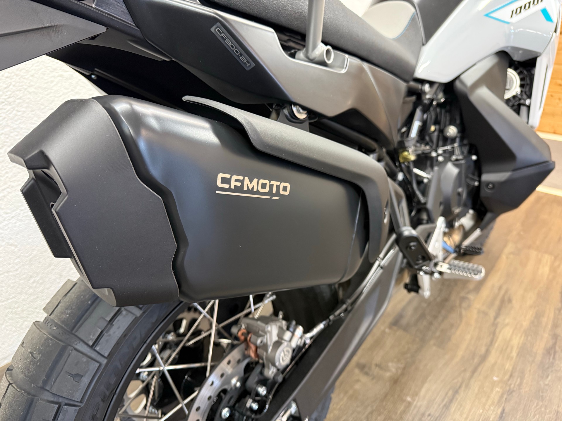 CF MOTO 1000 MT-X-showroom-element-2