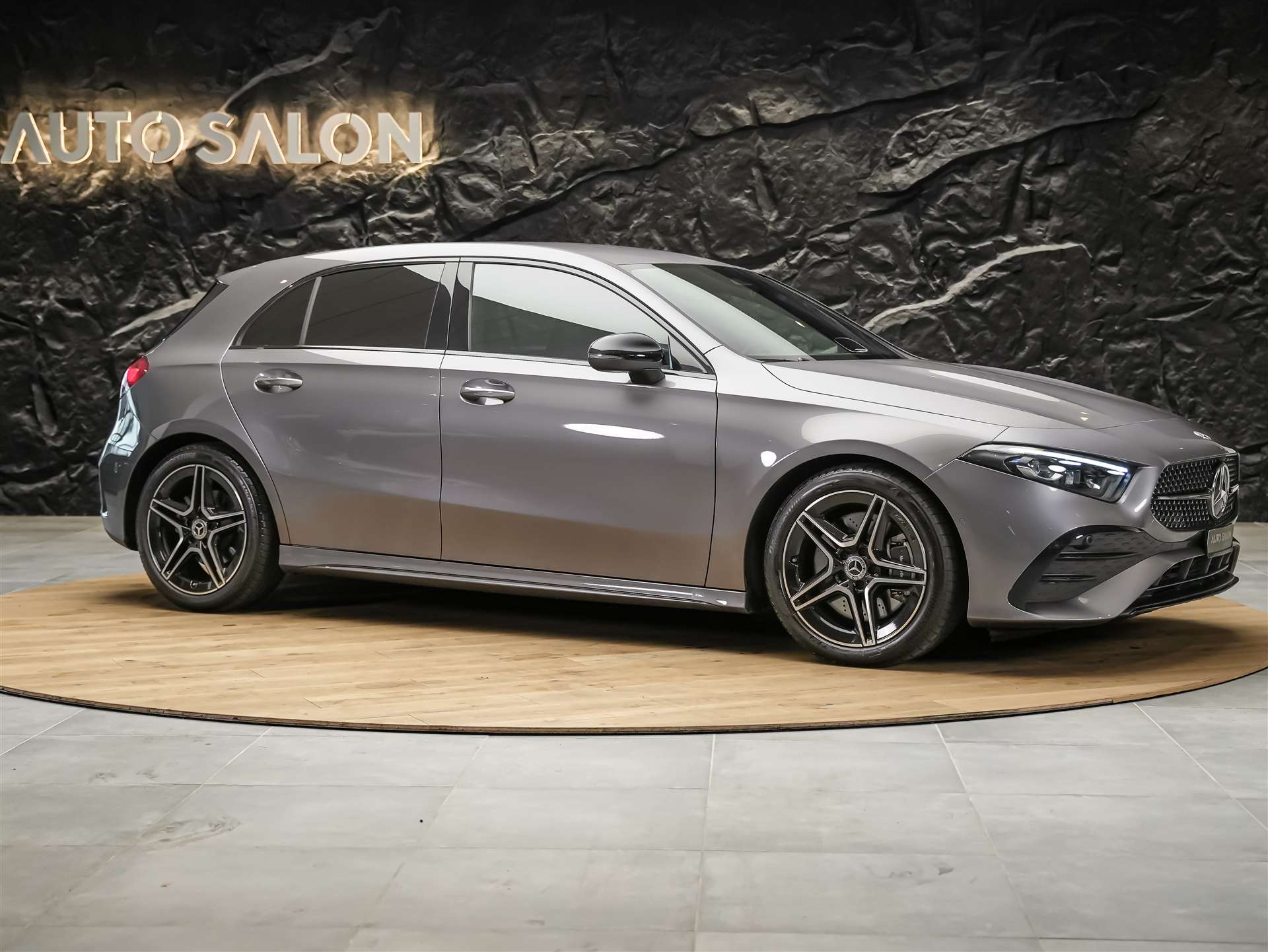 MERCEDES-BENZ A 250 AMG Line 4Matic 8G-DCT *Facelift*Multibeam LED*AMG Line Advanced plus*-image-5
