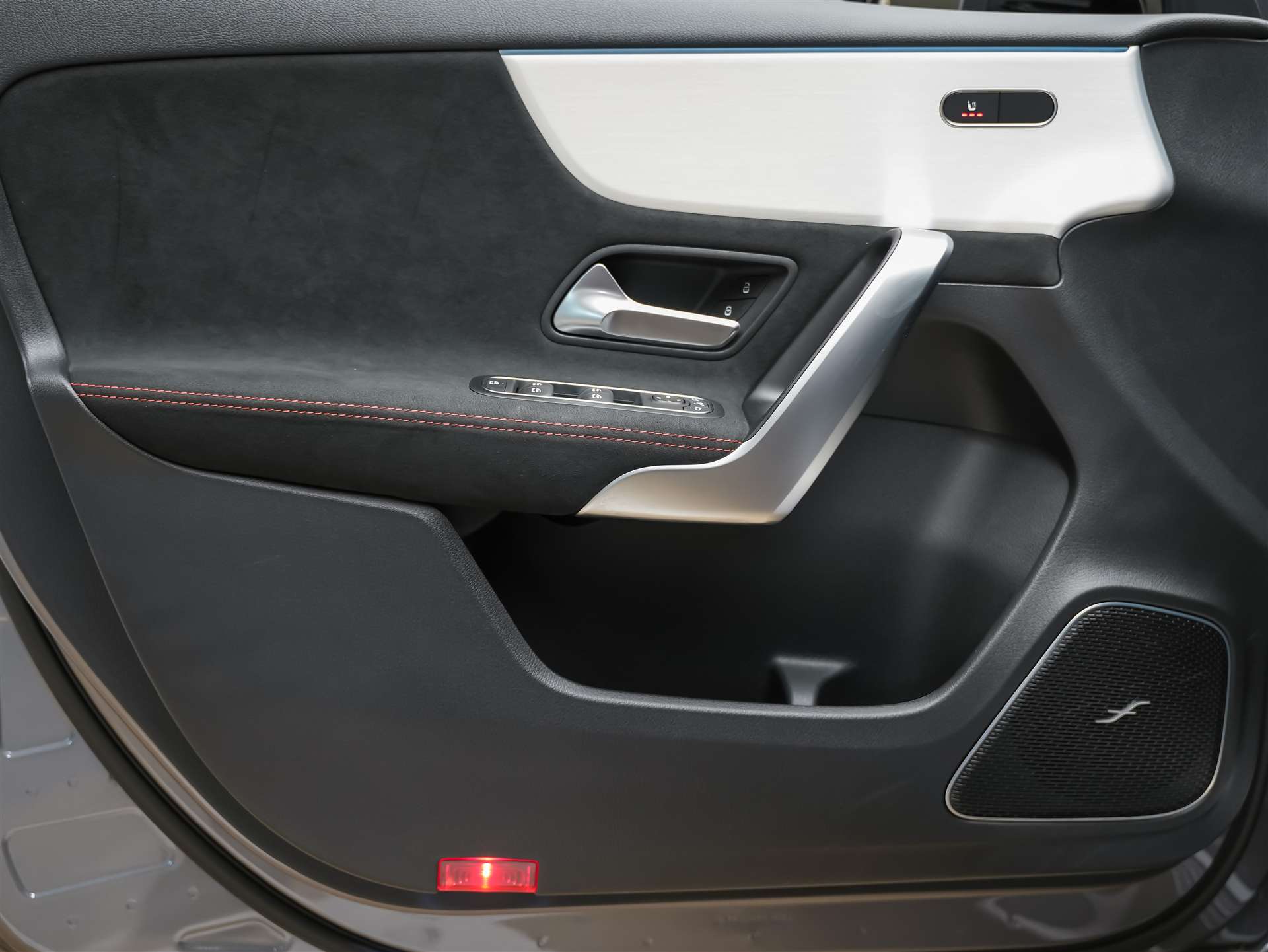 MERCEDES-BENZ A 250 AMG Line 4Matic 8G-DCT *Facelift*Multibeam LED*AMG Line Advanced plus*-image-20