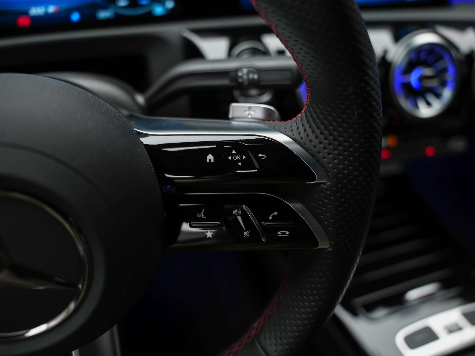 MERCEDES-BENZ A 250 AMG Line 4Matic 8G-DCT *Facelift*Multibeam LED*AMG Line Advanced plus*-image-24