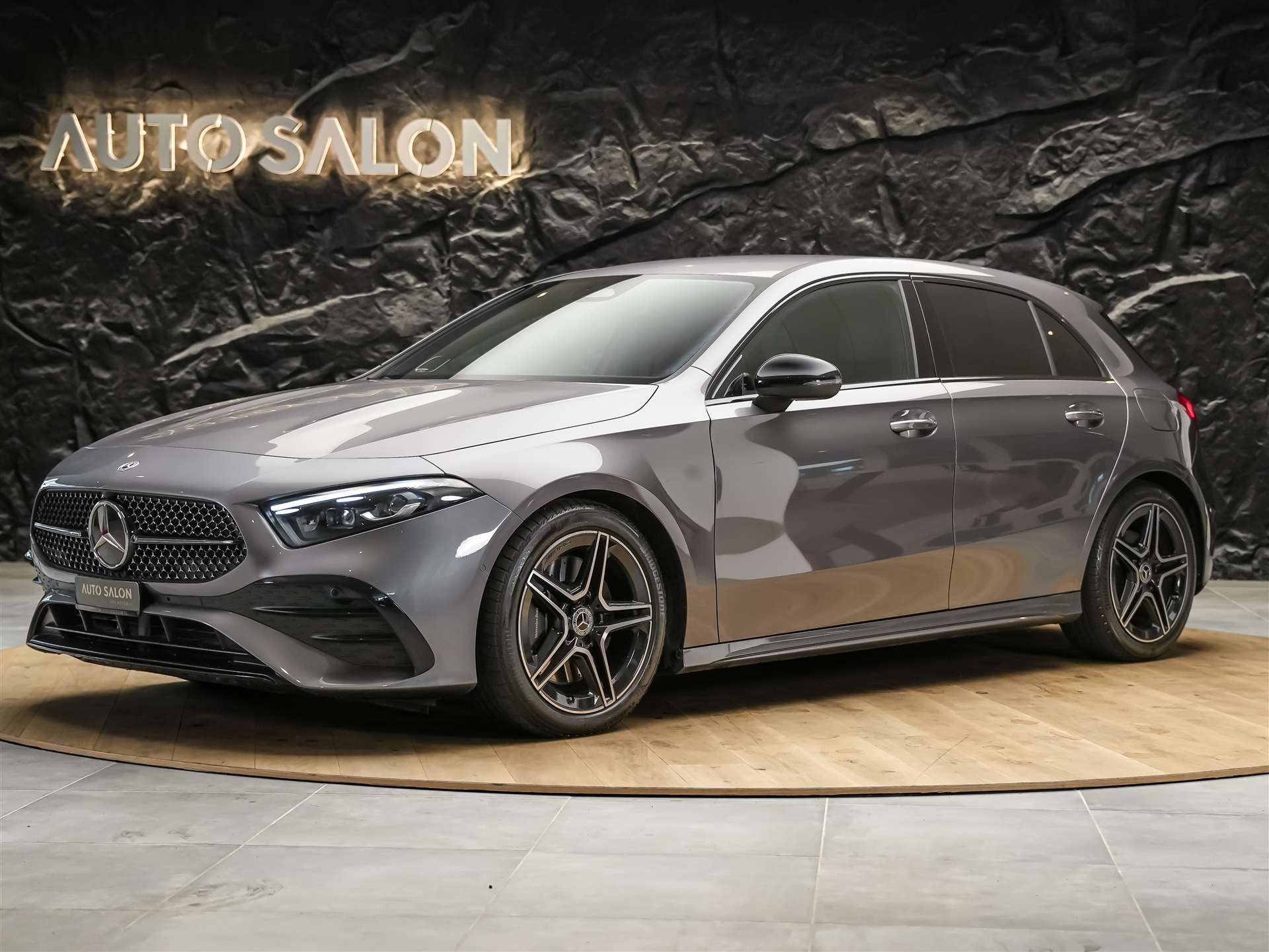 MERCEDES-BENZ A 250 AMG Line 4Matic 8G-DCT *Facelift*Multibeam LED*AMG Line Advanced plus*-image-0