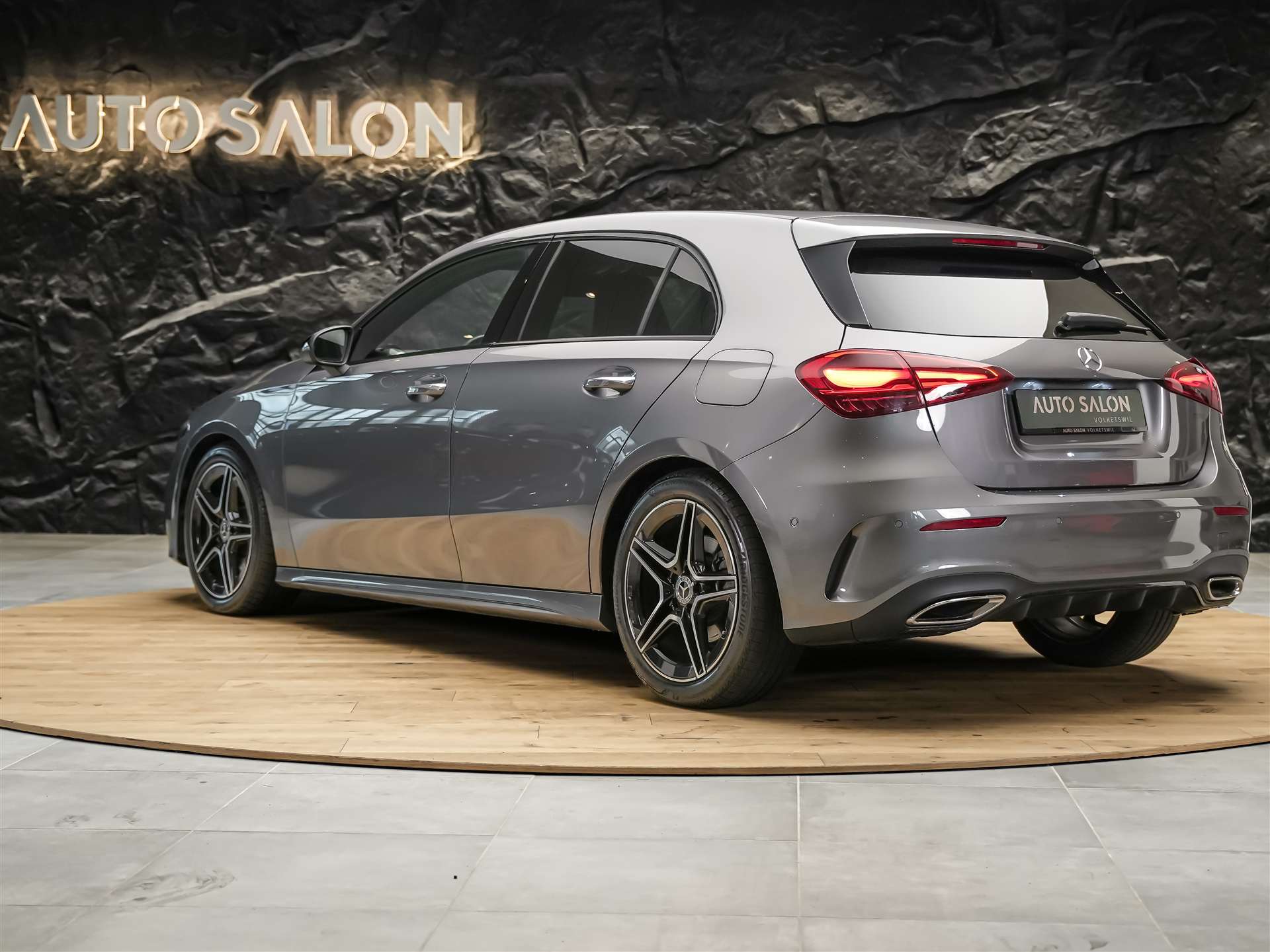 MERCEDES-BENZ A 250 AMG Line 4Matic 8G-DCT *Facelift*Multibeam LED*AMG Line Advanced plus*-image-2