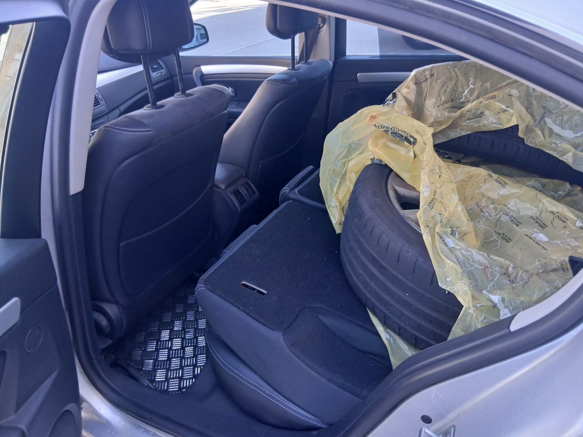 RENAULT Laguna 2.0 16V T Dynamique Automatic-image-9