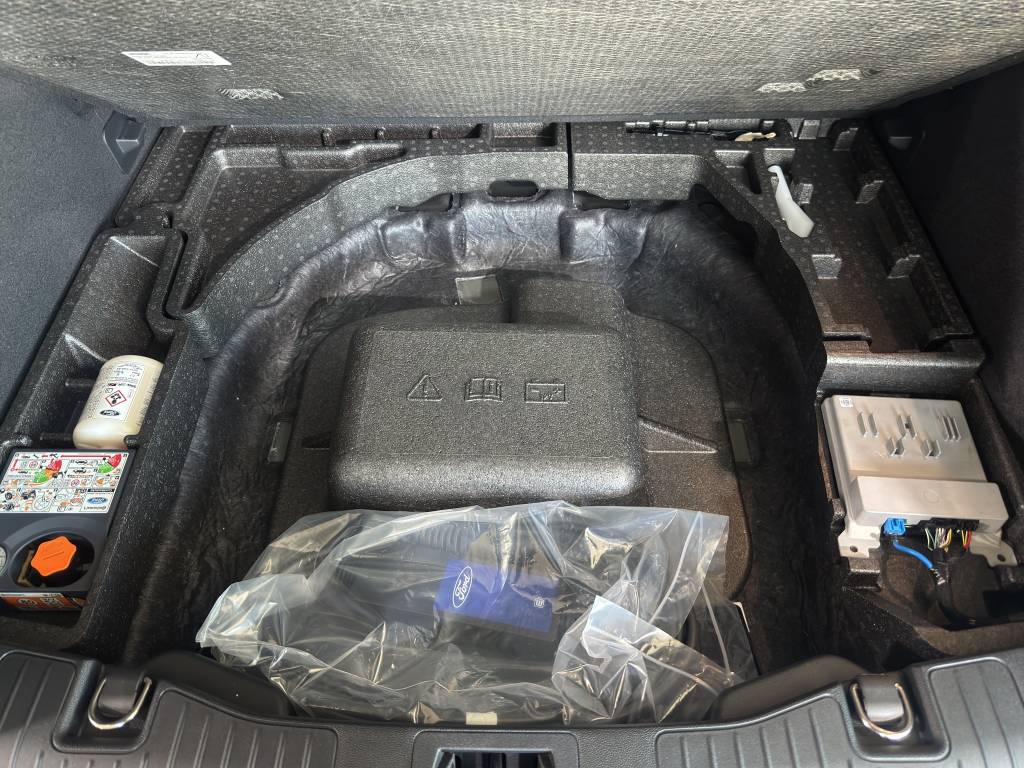FORD Kuga 2.5 PHEV Active X FWD-image-12