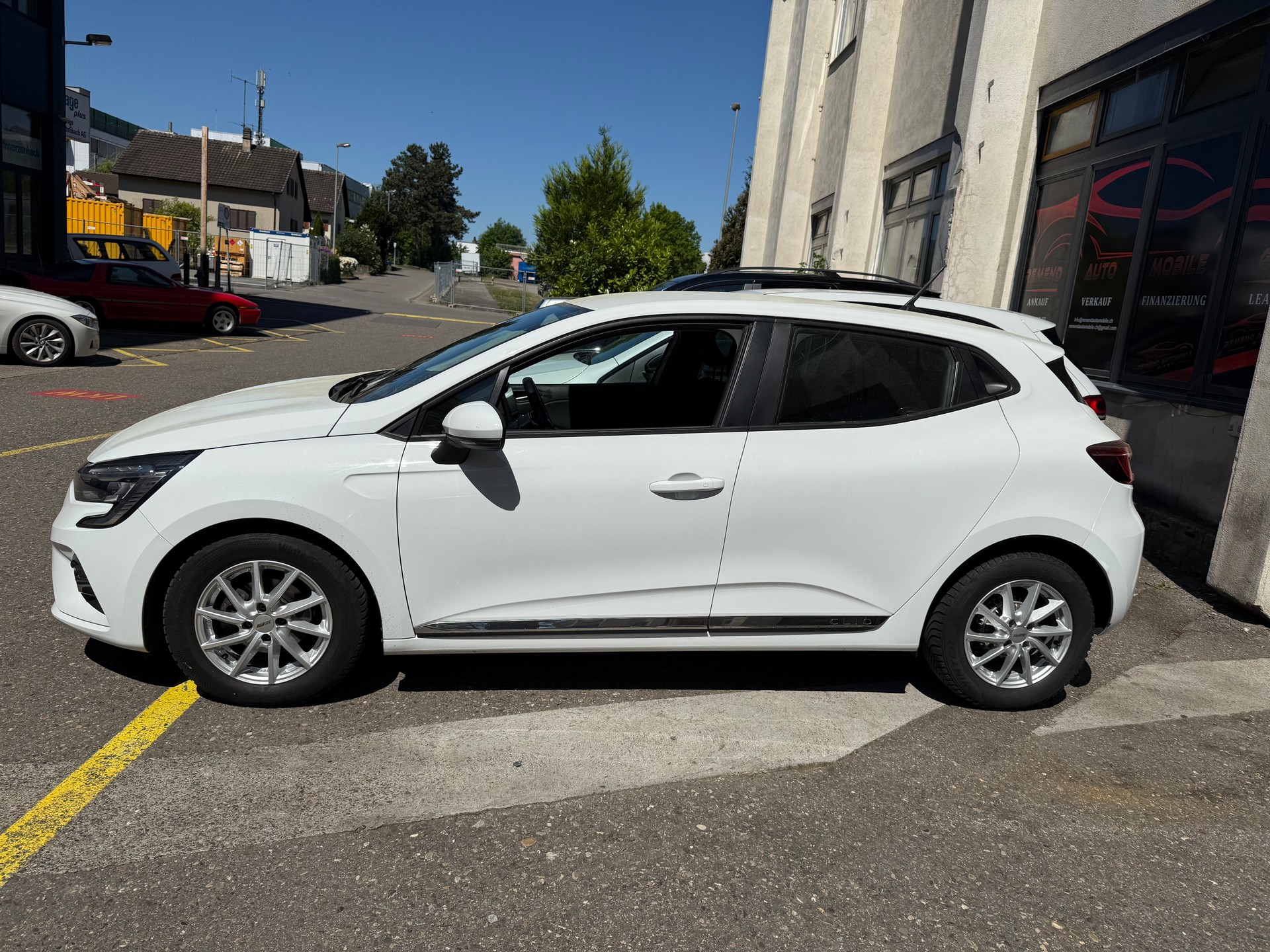 RENAULT Clio 1.0 Business-image-3